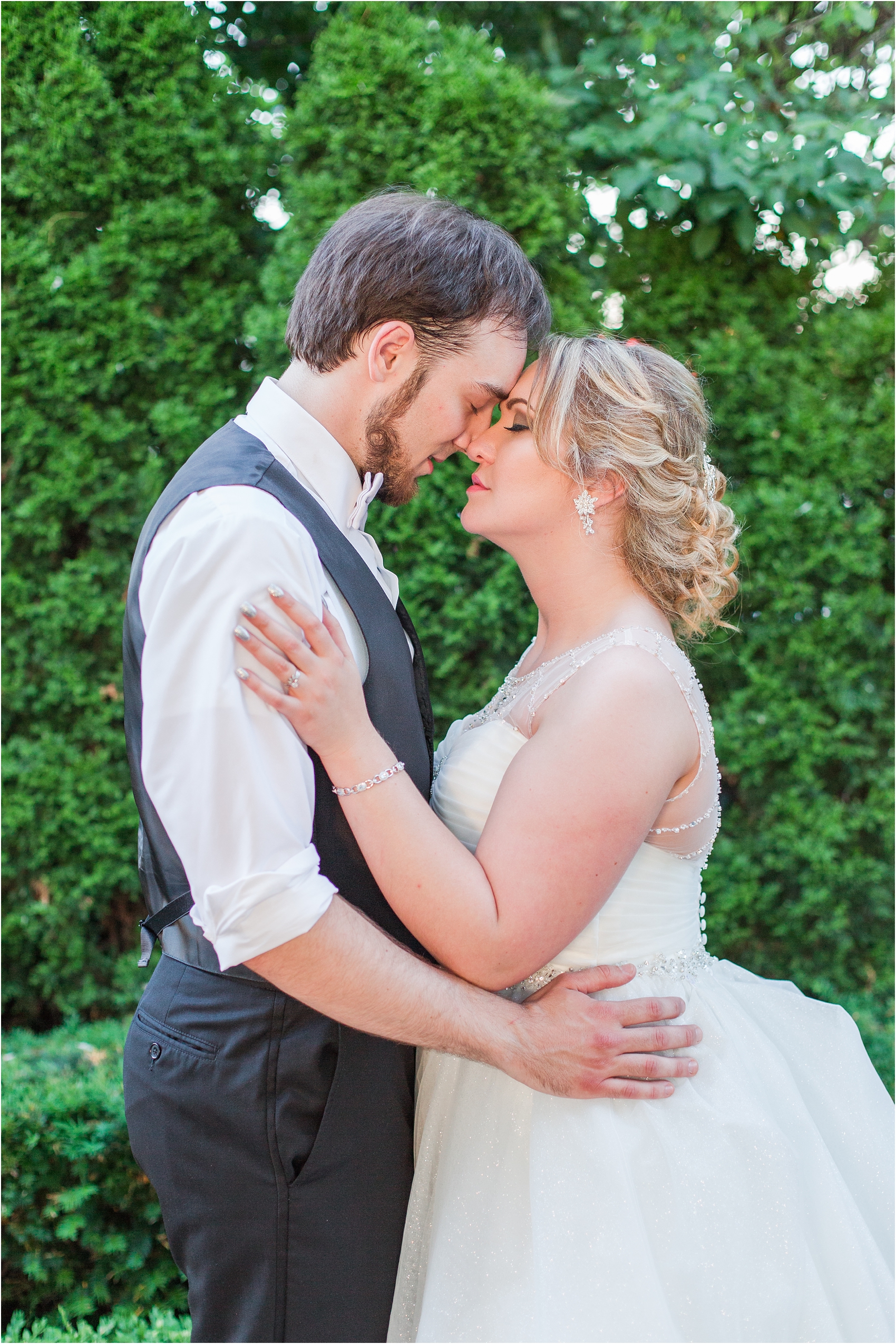 lord-of-the-rings-inspired-wedding-photos-at-crystal-gardens-in-howell-mi-by-courtney-carolyn-photography_0103.jpg