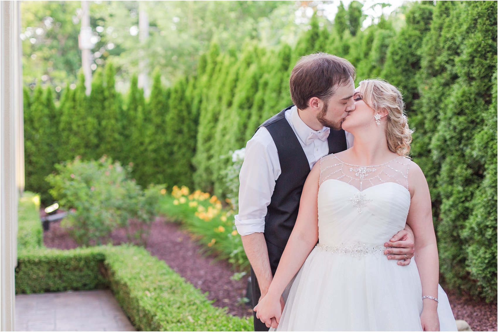 lord-of-the-rings-inspired-wedding-photos-at-crystal-gardens-in-howell-mi-by-courtney-carolyn-photography_0112.jpg
