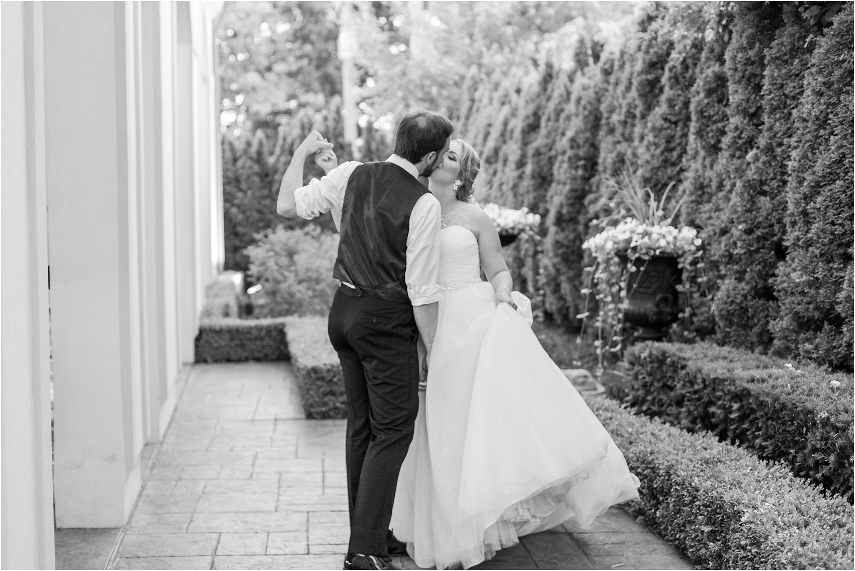 lord-of-the-rings-inspired-wedding-photos-at-crystal-gardens-in-howell-mi-by-courtney-carolyn-photography_0121.jpg