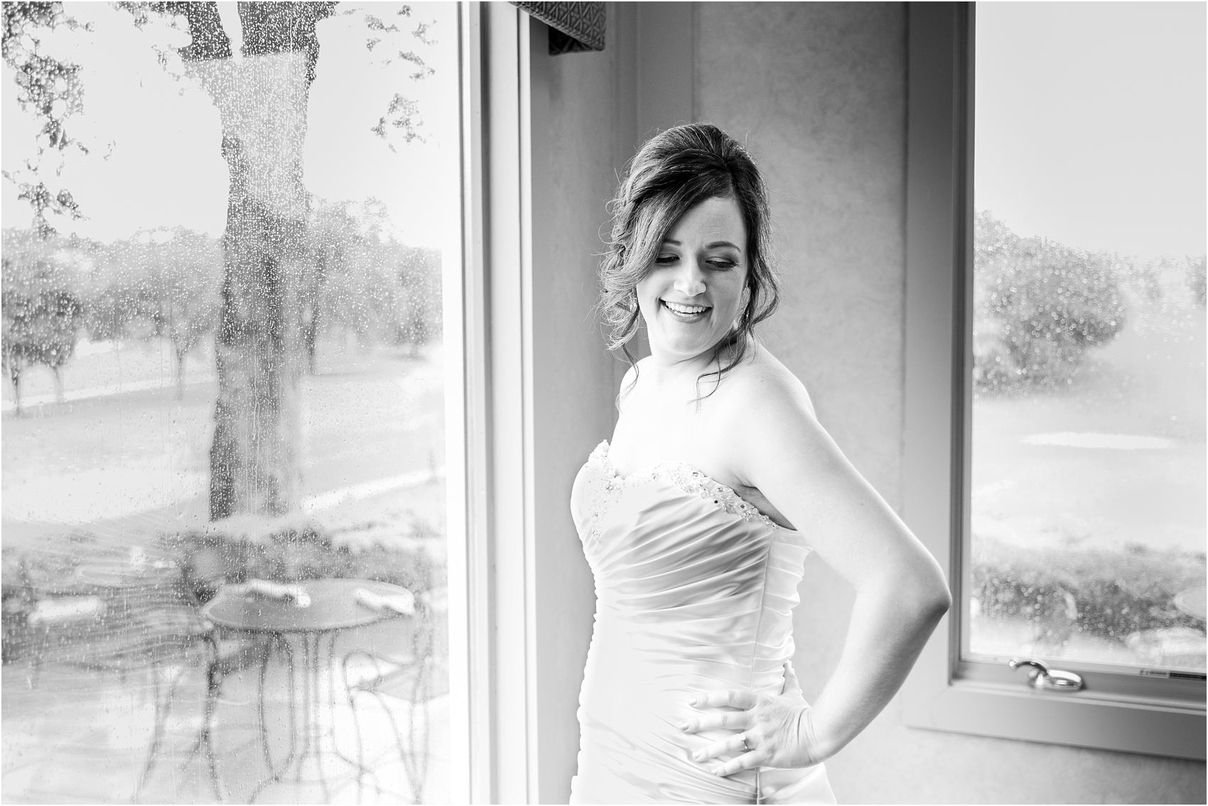 classic-wedding-photos-at-great-oaks-country-club-in-rochester-hills-mi-by-courtney-carolyn-photography_0018.jpg
