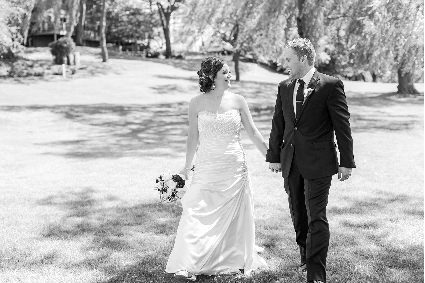 classic-wedding-photos-at-great-oaks-country-club-in-rochester-hills-mi-by-courtney-carolyn-photography_0031.jpg