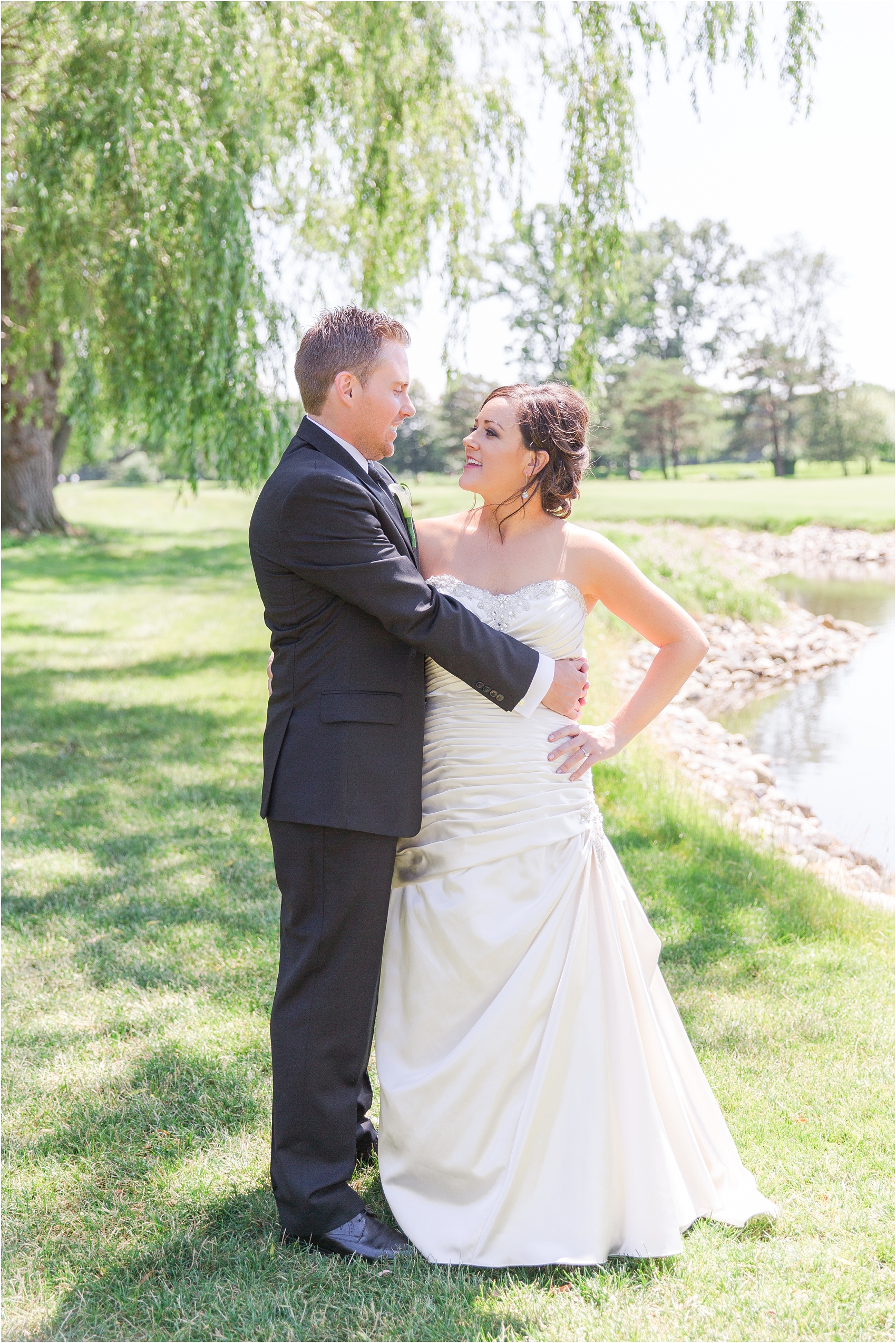 classic-wedding-photos-at-great-oaks-country-club-in-rochester-hills-mi-by-courtney-carolyn-photography_0034.jpg