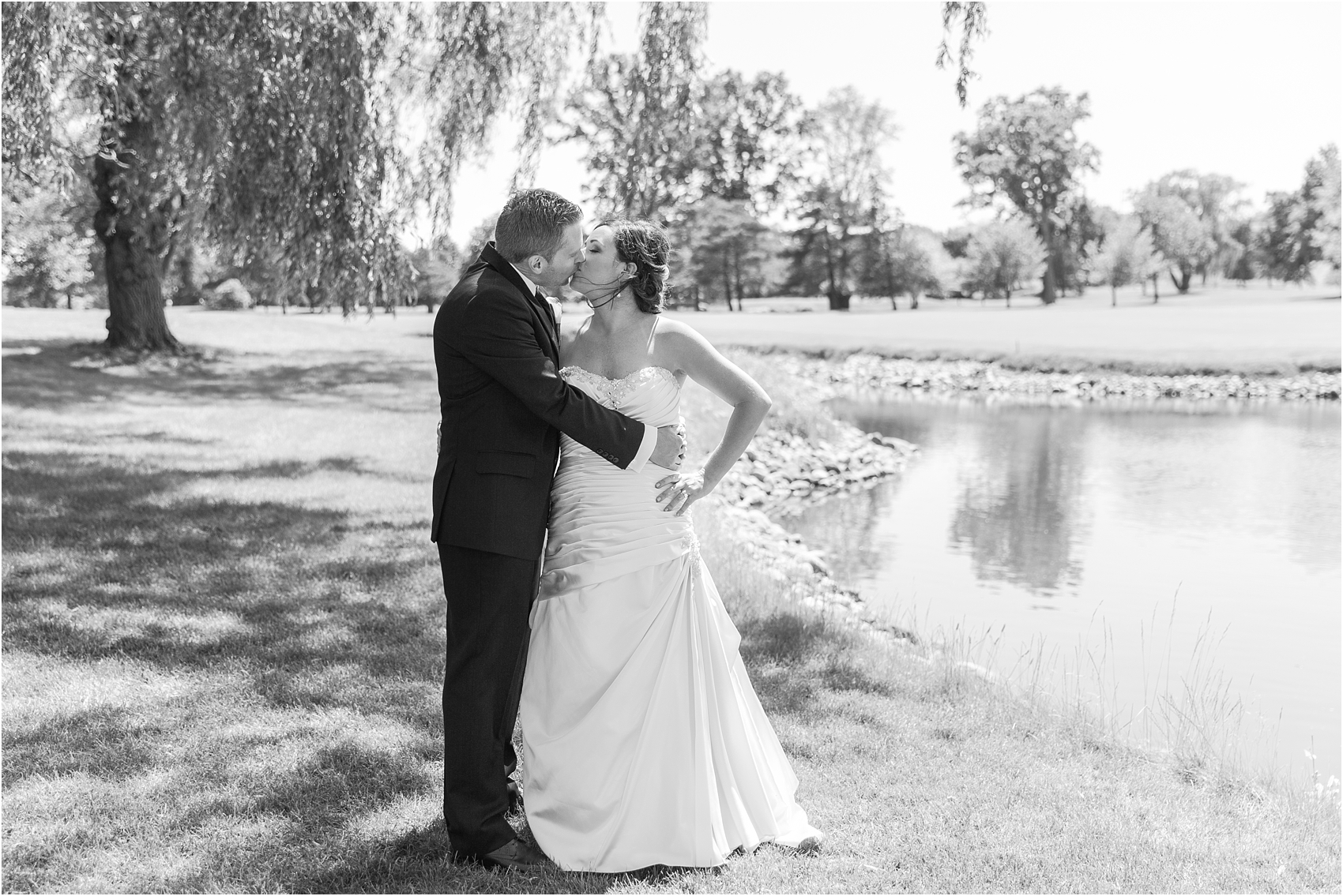 classic-wedding-photos-at-great-oaks-country-club-in-rochester-hills-mi-by-courtney-carolyn-photography_0061.jpg