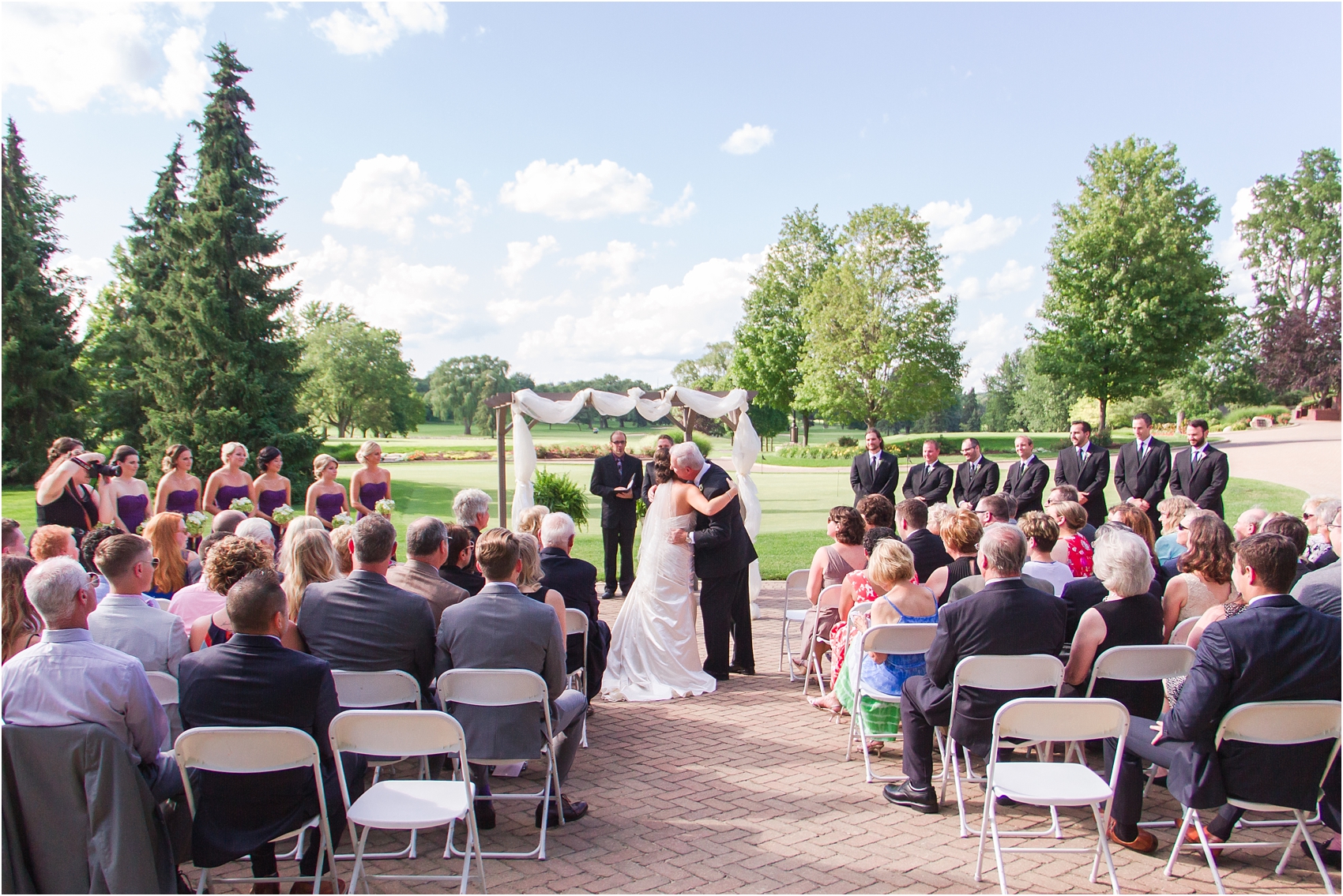 classic-wedding-photos-at-great-oaks-country-club-in-rochester-hills-mi-by-courtney-carolyn-photography_0071.jpg
