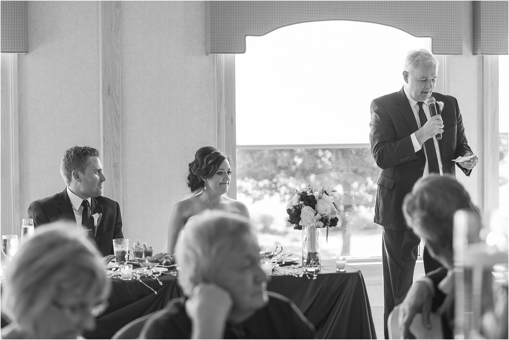 classic-wedding-photos-at-great-oaks-country-club-in-rochester-hills-mi-by-courtney-carolyn-photography_0091.jpg