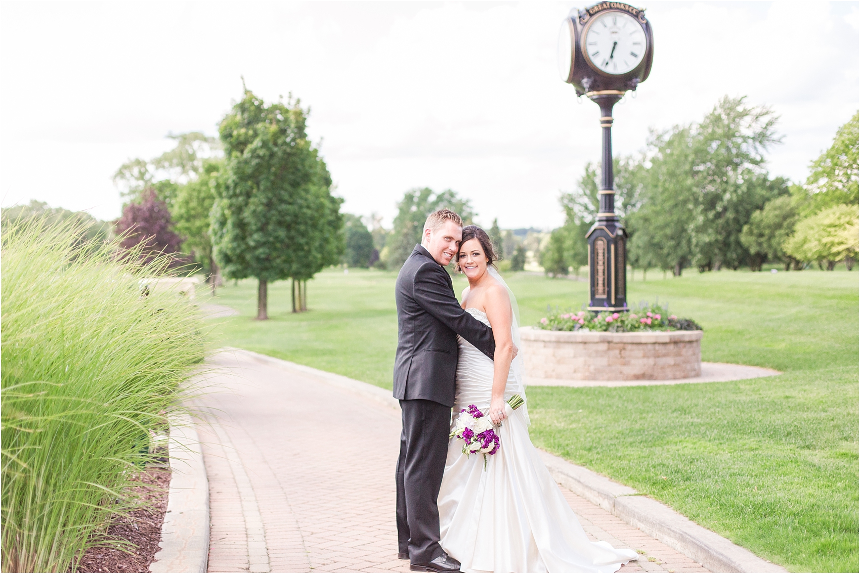 classic-wedding-photos-at-great-oaks-country-club-in-rochester-hills-mi-by-courtney-carolyn-photography_0112.jpg