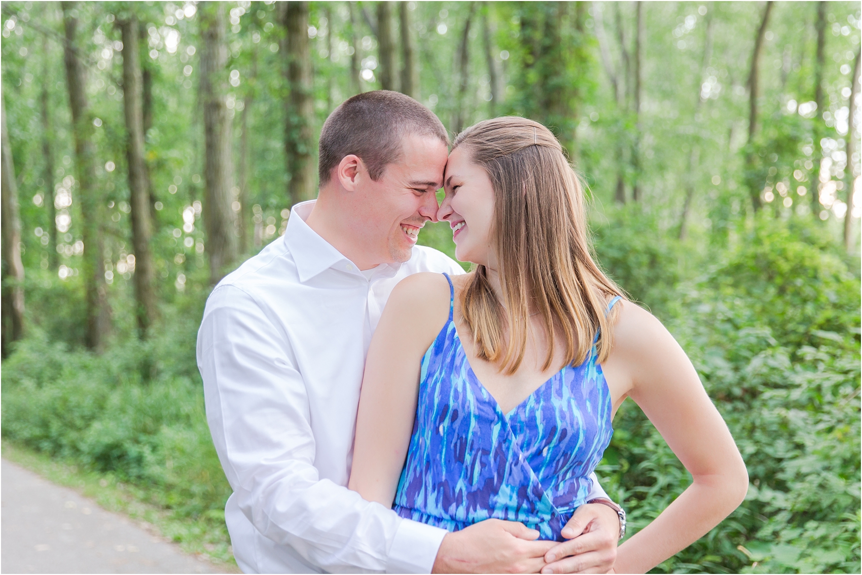 light-hearted-sunset-engagement-photos-at-the-beach-in-oregon-oh-by-courtney-carolyn-photography_0001.jpg