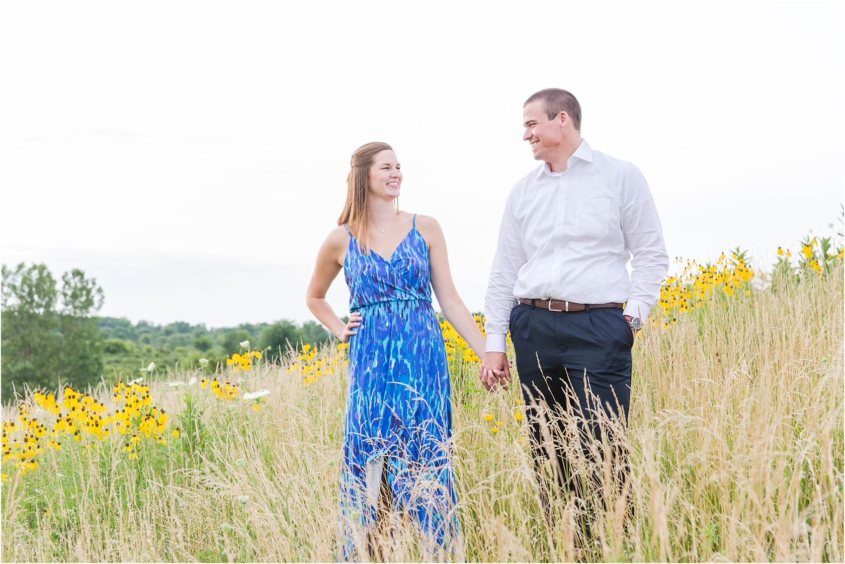 light-hearted-sunset-engagement-photos-at-the-beach-in-oregon-oh-by-courtney-carolyn-photography_0015.jpg