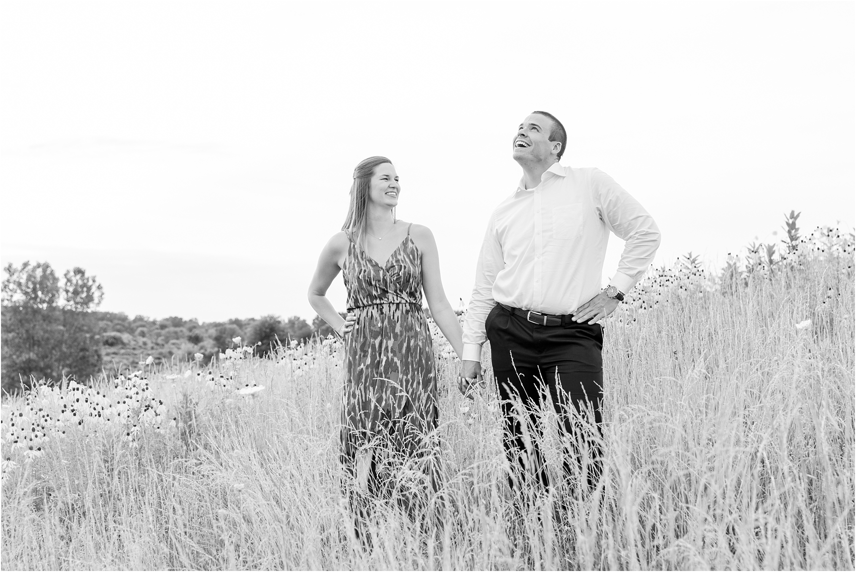 light-hearted-sunset-engagement-photos-at-the-beach-in-oregon-oh-by-courtney-carolyn-photography_0017.jpg