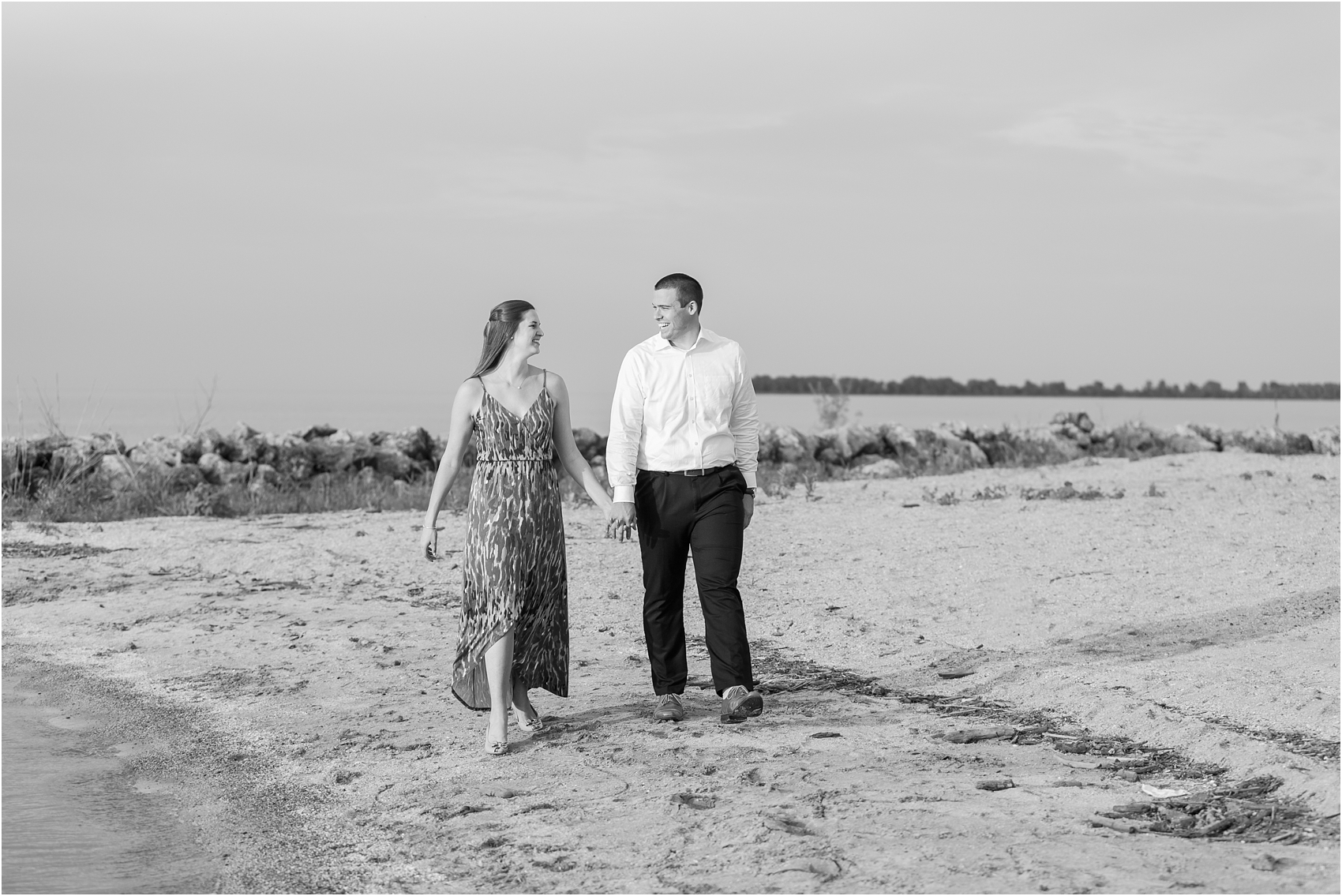 light-hearted-sunset-engagement-photos-at-the-beach-in-oregon-oh-by-courtney-carolyn-photography_0032.jpg