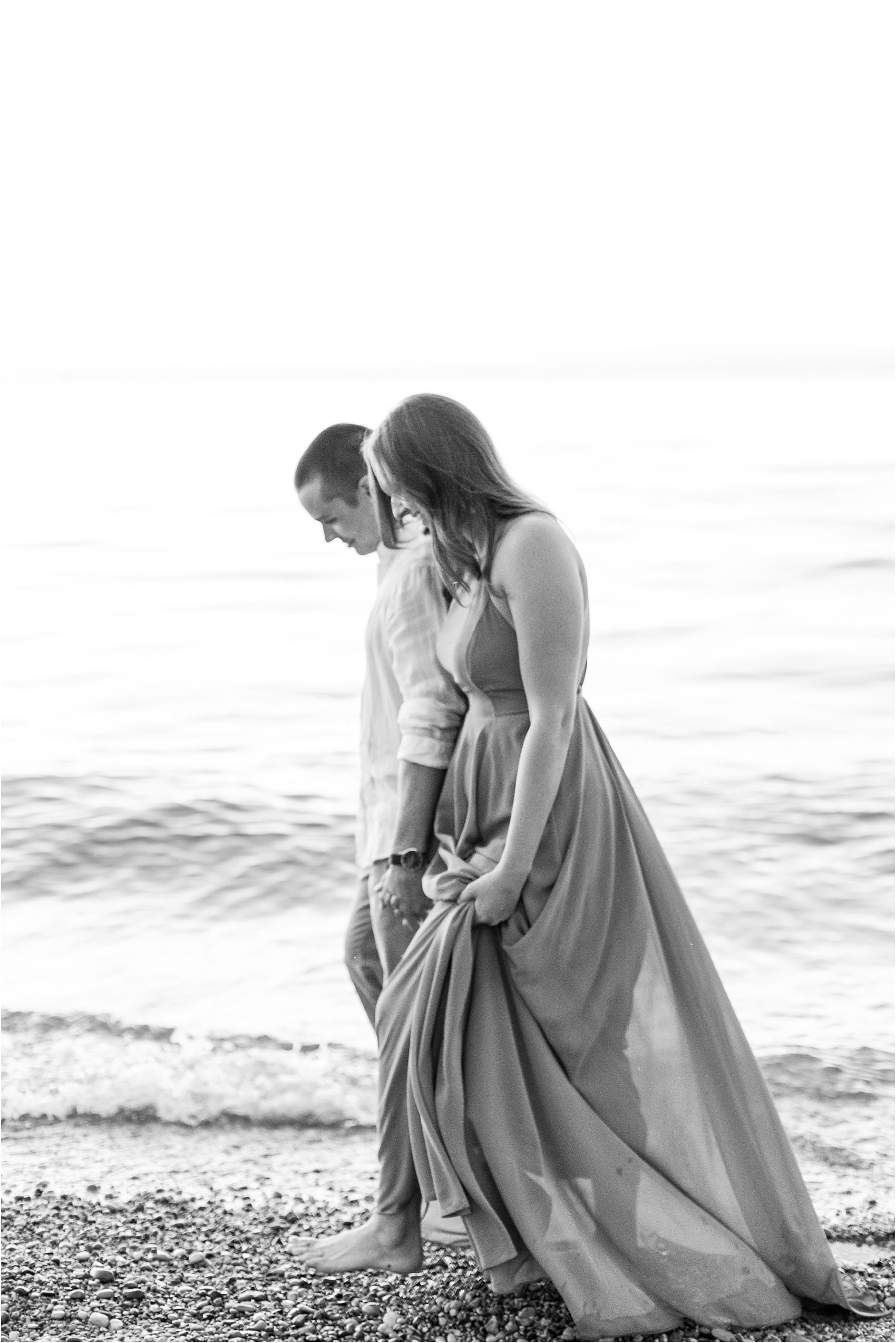 romantic-sunset-engagement-photos-at-michigan-beach-park-in-charlevoix-mi-by-courtney-carolyn-photography_0016.jpg