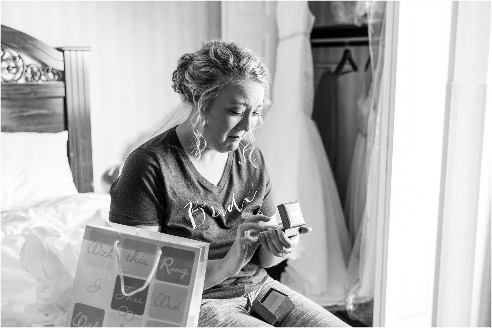 joyful-and-candid-navy-blush-wedding-photos-at-crystal-gardens-in-howell-mi-by-courtney-carolyn-photography_0009.jpg