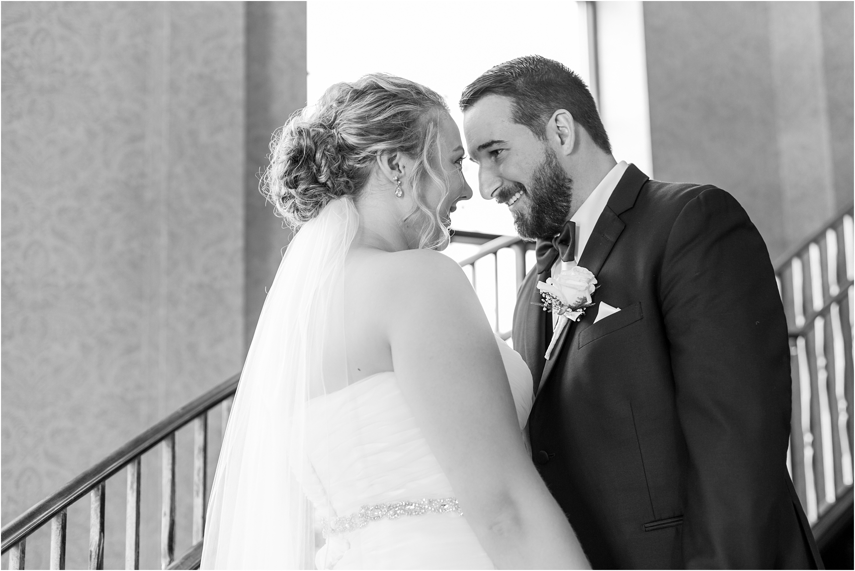 joyful-and-candid-navy-blush-wedding-photos-at-crystal-gardens-in-howell-mi-by-courtney-carolyn-photography_0069.jpg