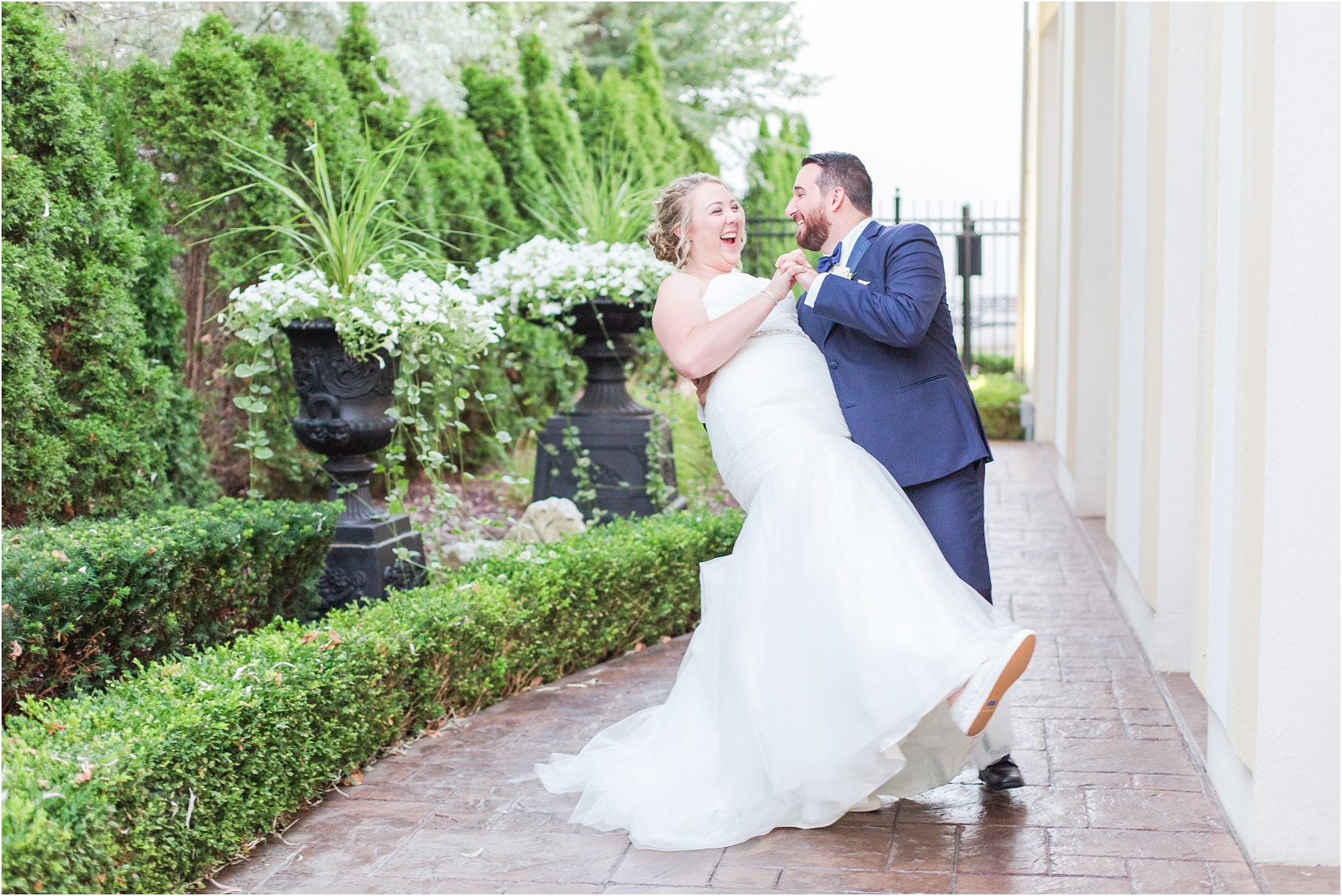 joyful-and-candid-navy-blush-wedding-photos-at-crystal-gardens-in-howell-mi-by-courtney-carolyn-photography_0108.jpg