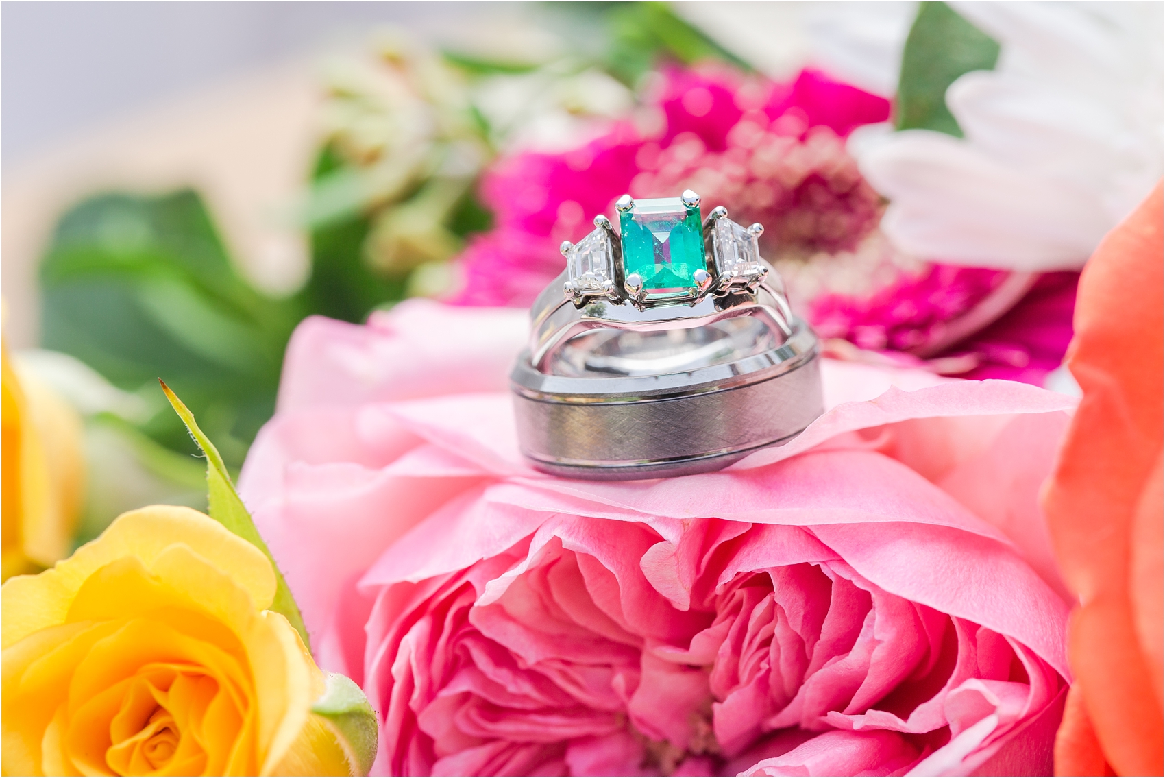 romantic-intimate-backyard-wedding-photos-at-private-estate-in-ann-arbor-mi-by-courtney-carolyn-photography_0002.jpg