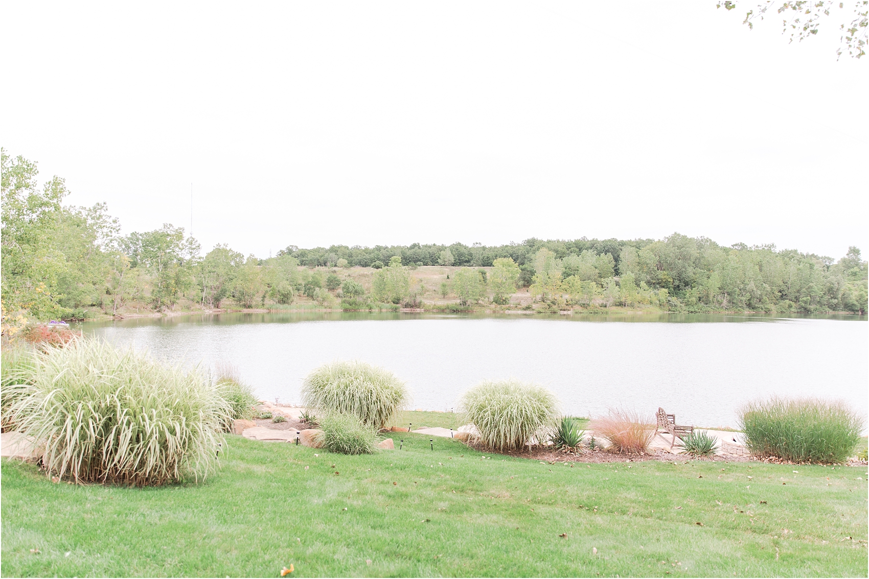 romantic-intimate-backyard-wedding-photos-at-private-estate-in-ann-arbor-mi-by-courtney-carolyn-photography_0021.jpg