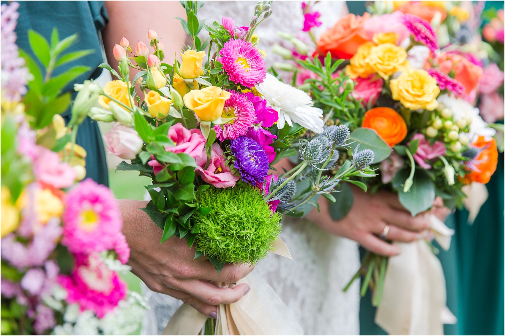 romantic-intimate-backyard-wedding-photos-at-private-estate-in-ann-arbor-mi-by-courtney-carolyn-photography_0057.jpg