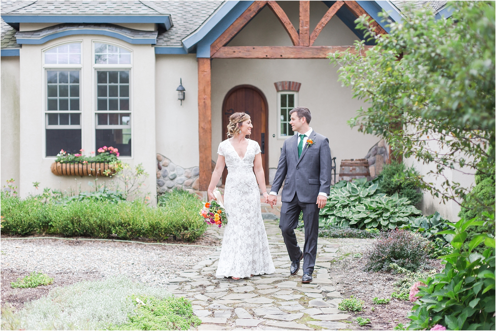 romantic-intimate-backyard-wedding-photos-at-private-estate-in-ann-arbor-mi-by-courtney-carolyn-photography_0071.jpg