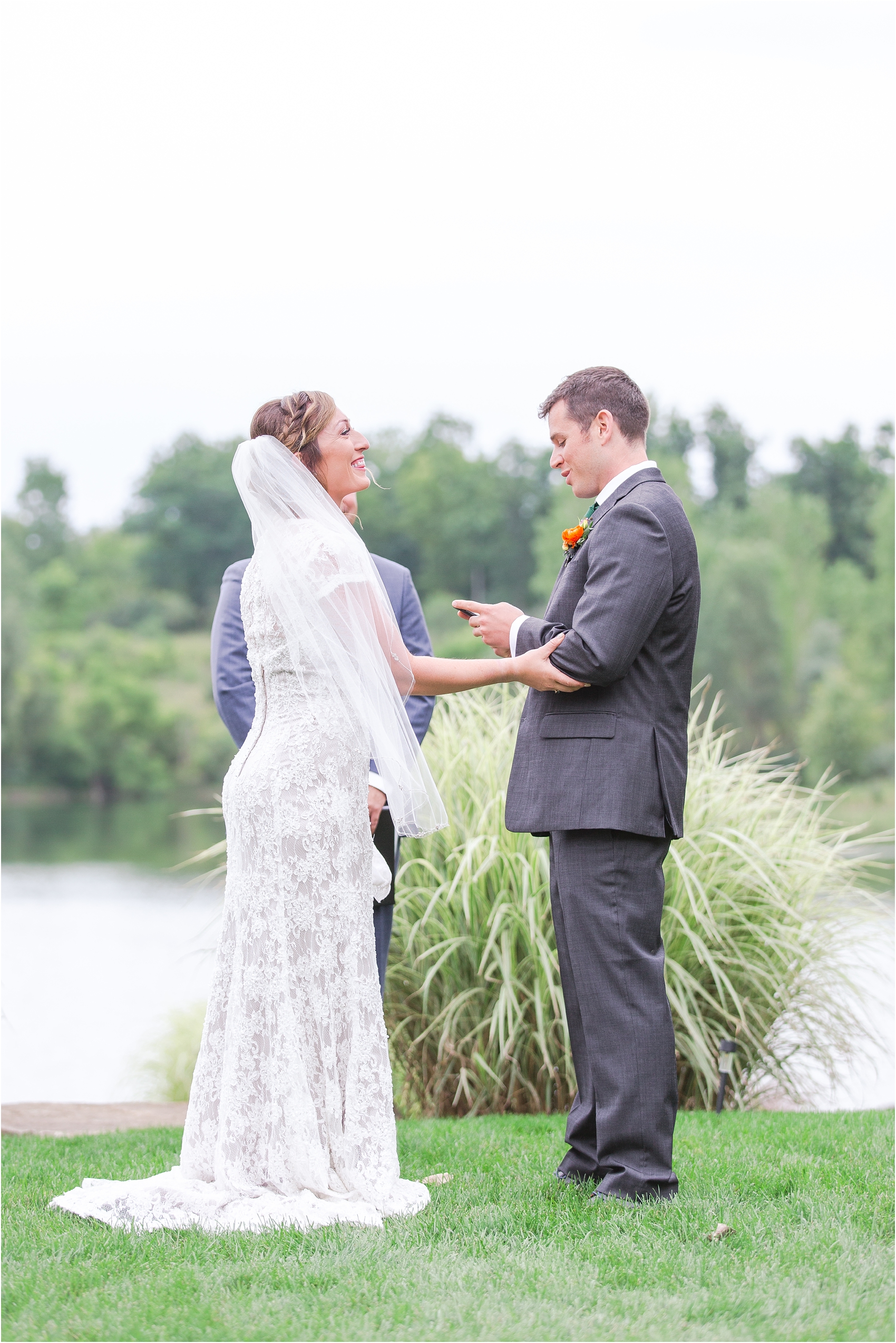 romantic-intimate-backyard-wedding-photos-at-private-estate-in-ann-arbor-mi-by-courtney-carolyn-photography_0105.jpg