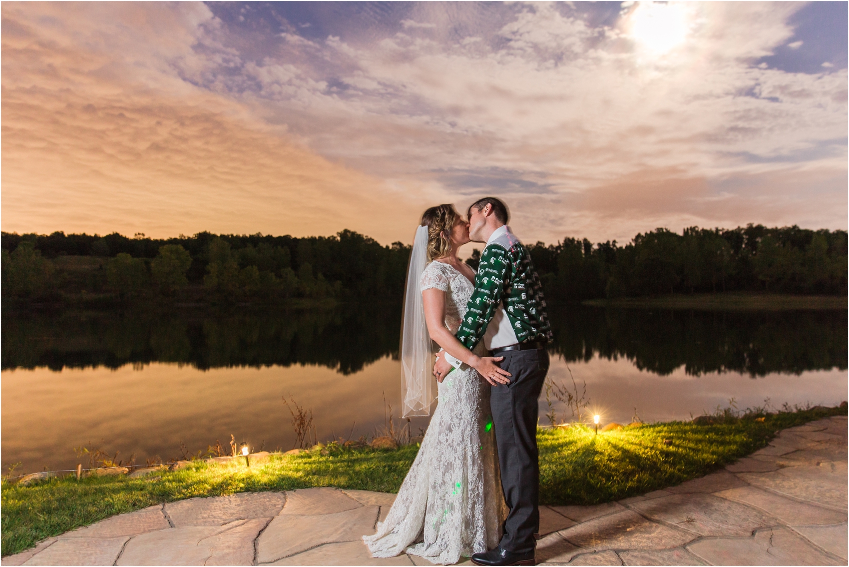 romantic-intimate-backyard-wedding-photos-at-private-estate-in-ann-arbor-mi-by-courtney-carolyn-photography_0152.jpg
