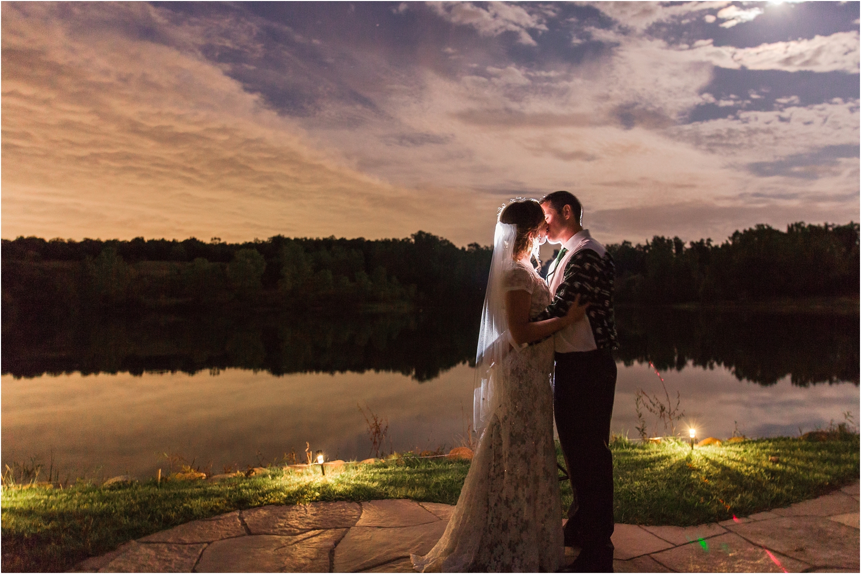 romantic-intimate-backyard-wedding-photos-at-private-estate-in-ann-arbor-mi-by-courtney-carolyn-photography_0155.jpg