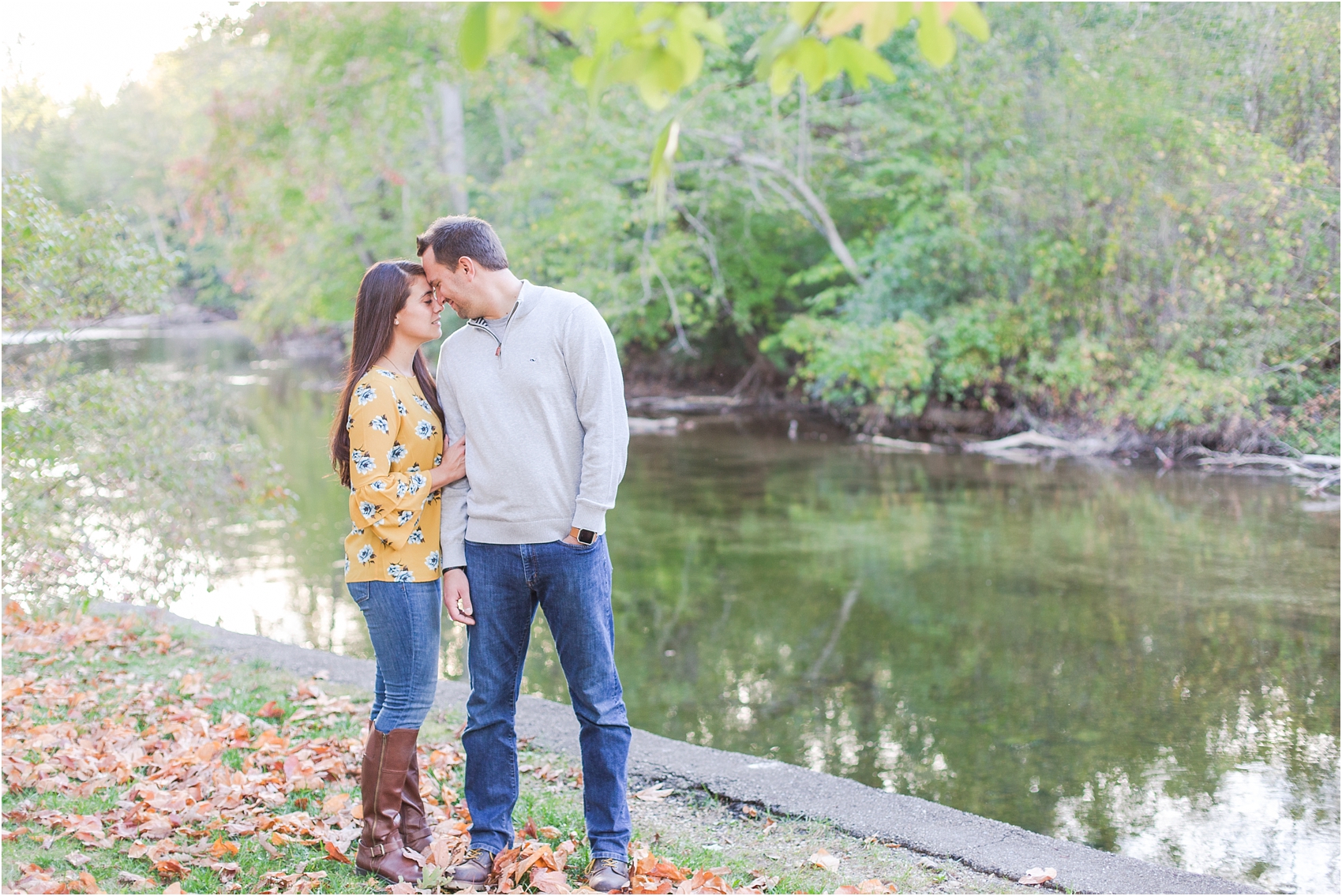relaxed-autumn-engagement-photos-at-hudson-mills-metropark-in-dexter-mi-by-courtney-carolyn-photography_0019.jpg