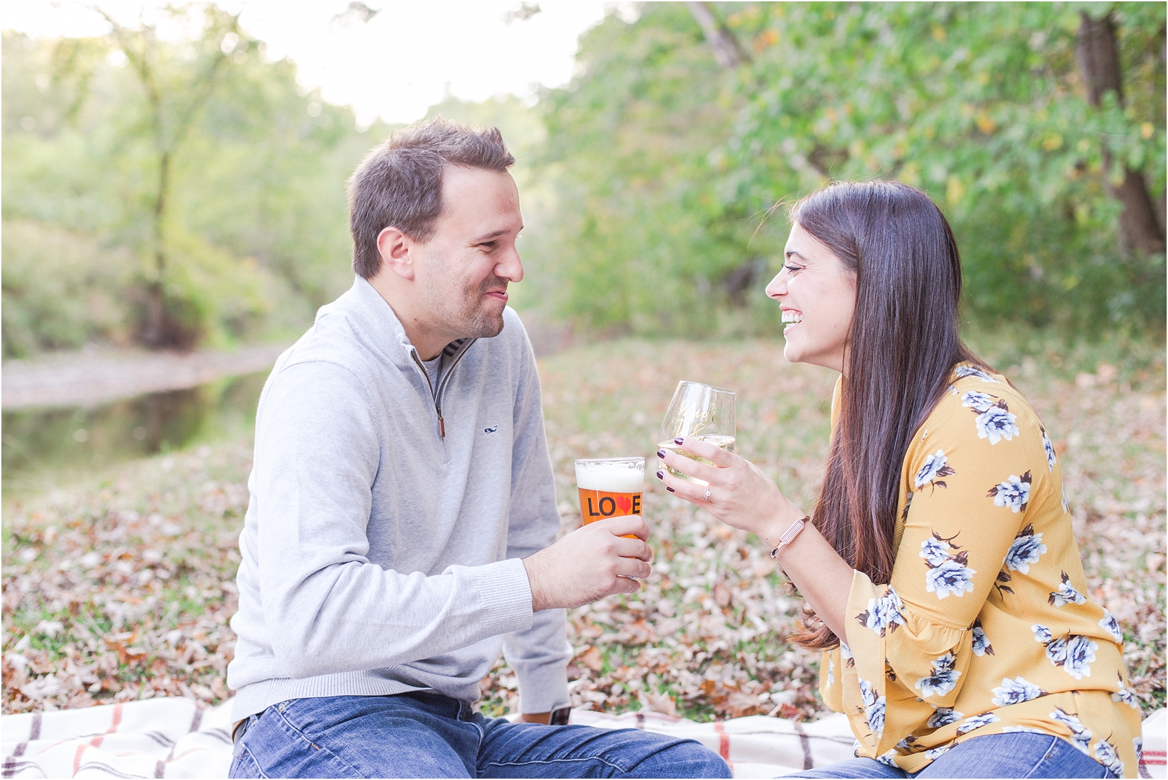 relaxed-autumn-engagement-photos-at-hudson-mills-metropark-in-dexter-mi-by-courtney-carolyn-photography_0021.jpg
