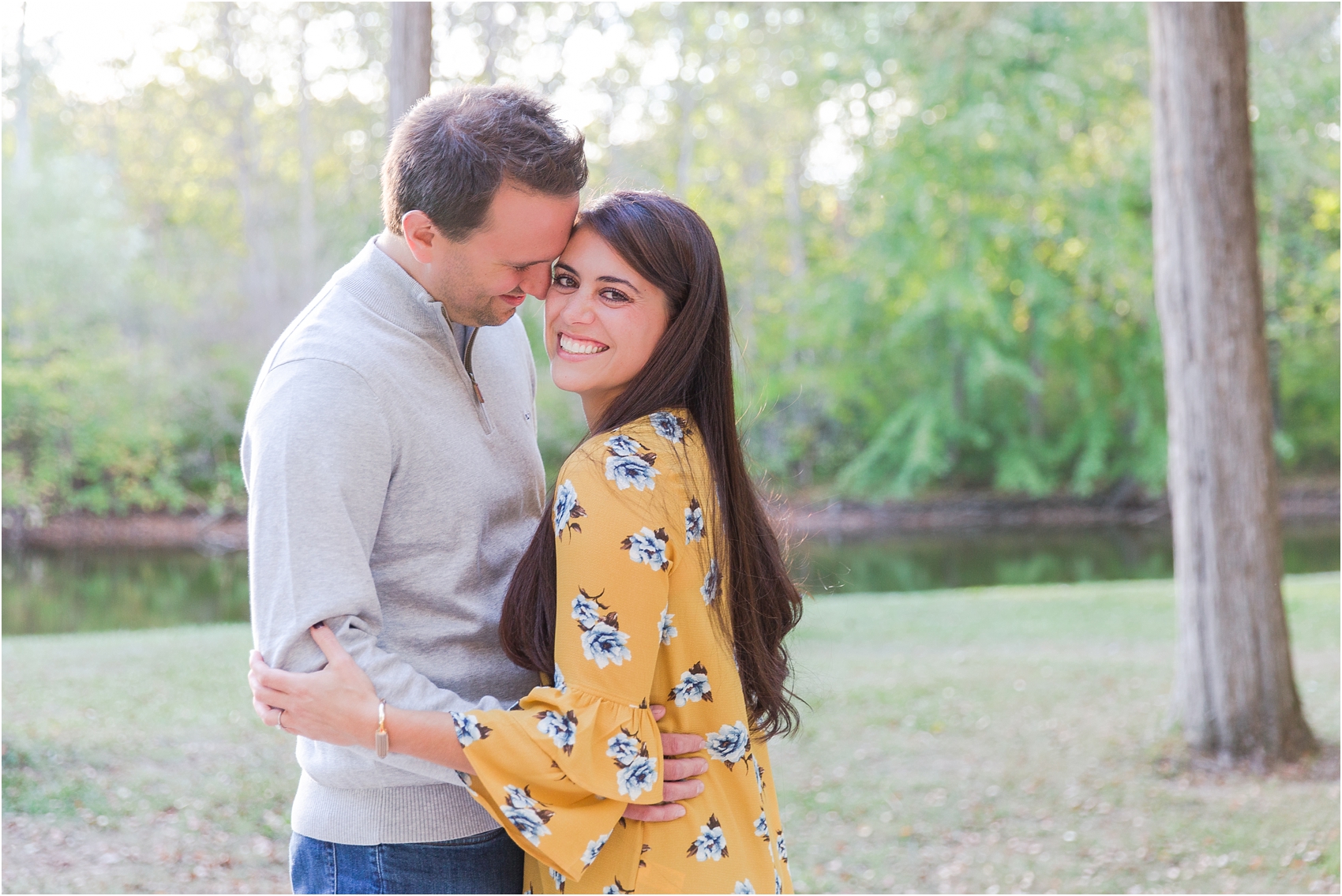 relaxed-autumn-engagement-photos-at-hudson-mills-metropark-in-dexter-mi-by-courtney-carolyn-photography_0029.jpg