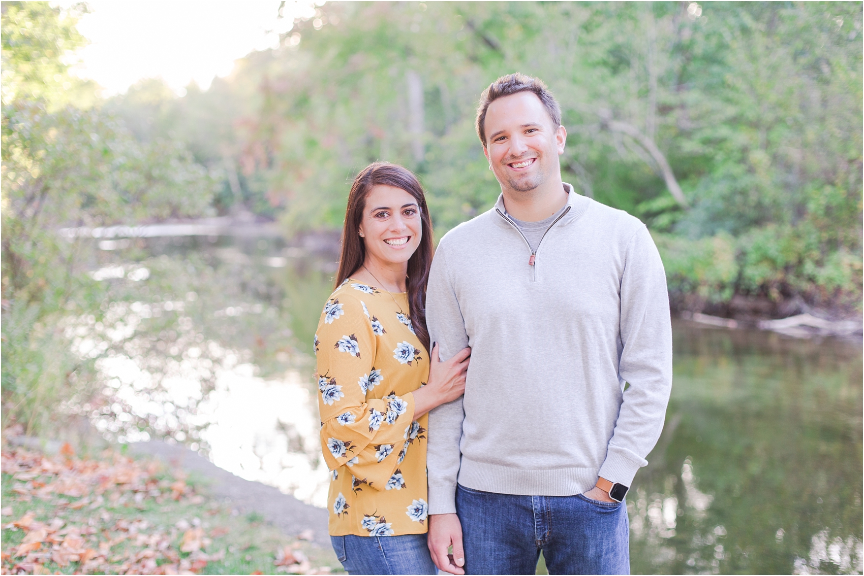 relaxed-autumn-engagement-photos-at-hudson-mills-metropark-in-dexter-mi-by-courtney-carolyn-photography_0033.jpg