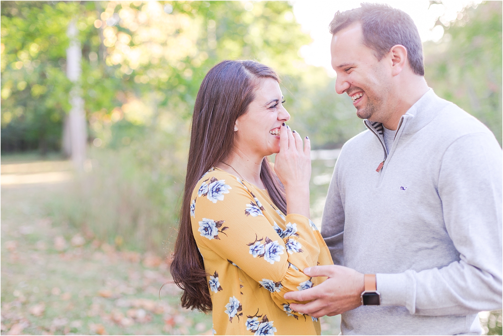 relaxed-autumn-engagement-photos-at-hudson-mills-metropark-in-dexter-mi-by-courtney-carolyn-photography_0035.jpg