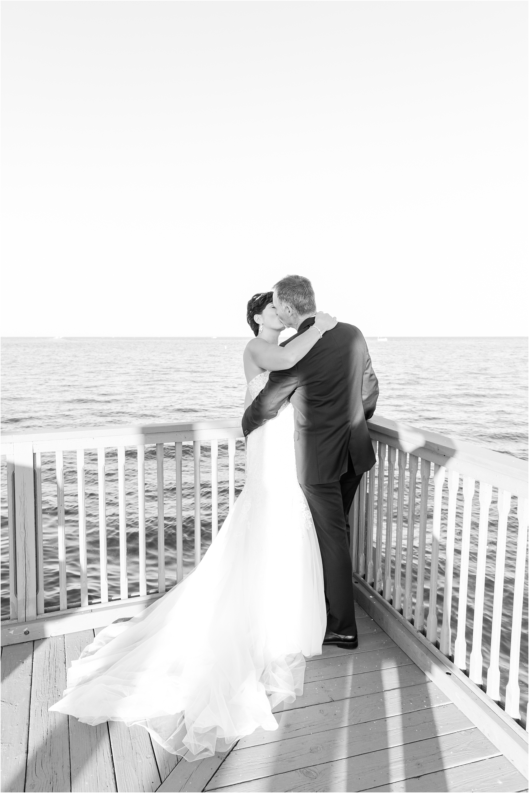 classic-natuical-inspired-wedding-photos-on-infinity-ovation-yacht-in-st-clair-shores-mi-by-courtney-carolyn-photography_0070.jpg