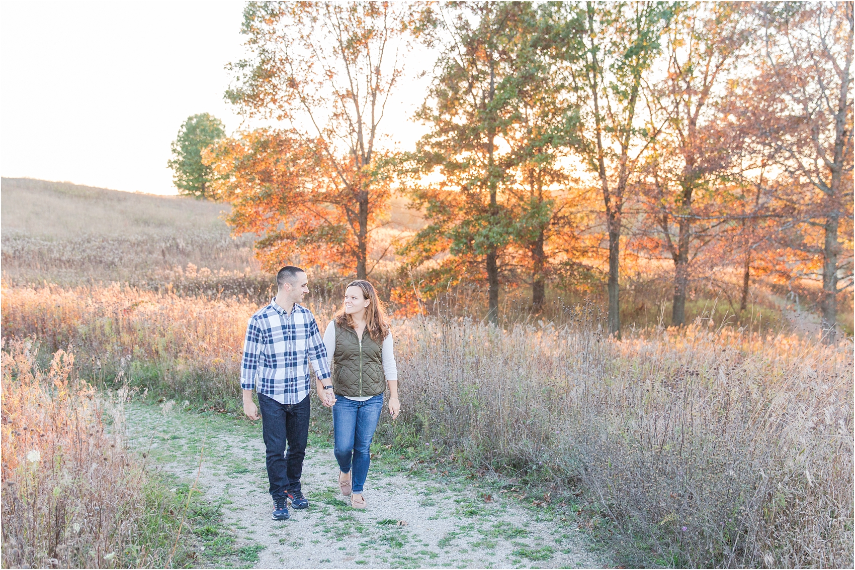 romantic-fall-engagement-photos-at-indian-springs-metropark-in-clarkston-mi-by-courtney-carolyn-photography_0012.jpg
