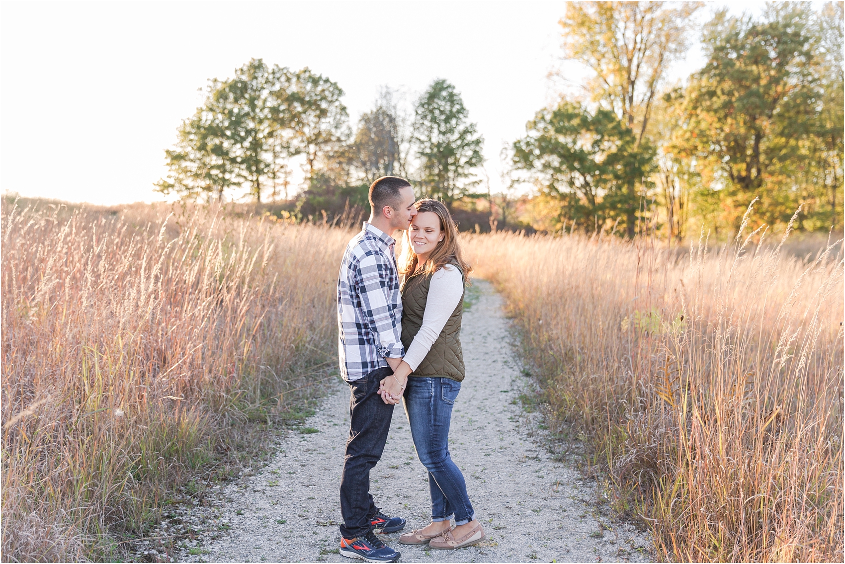 romantic-fall-engagement-photos-at-indian-springs-metropark-in-clarkston-mi-by-courtney-carolyn-photography_0015.jpg
