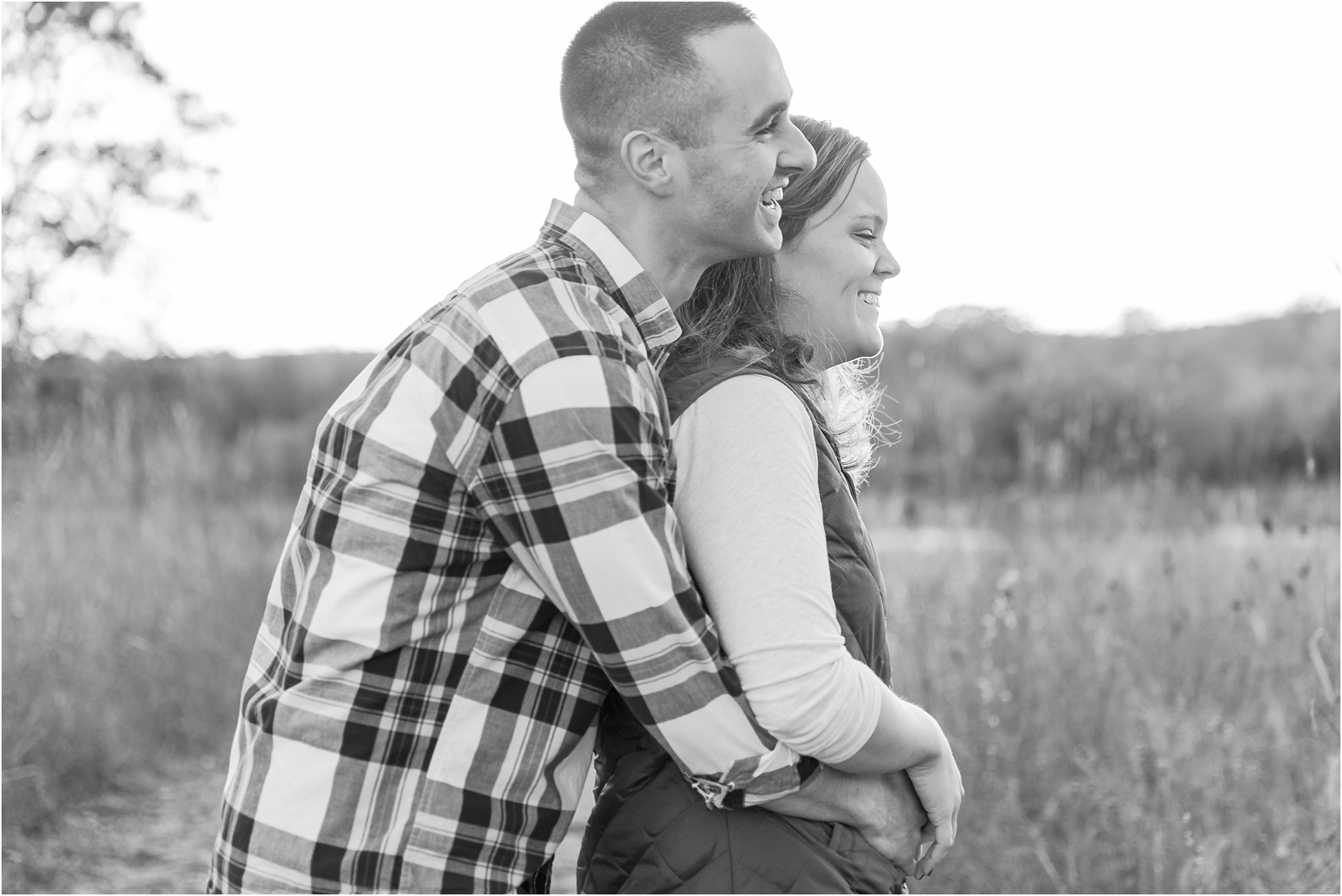 romantic-fall-engagement-photos-at-indian-springs-metropark-in-clarkston-mi-by-courtney-carolyn-photography_0021.jpg