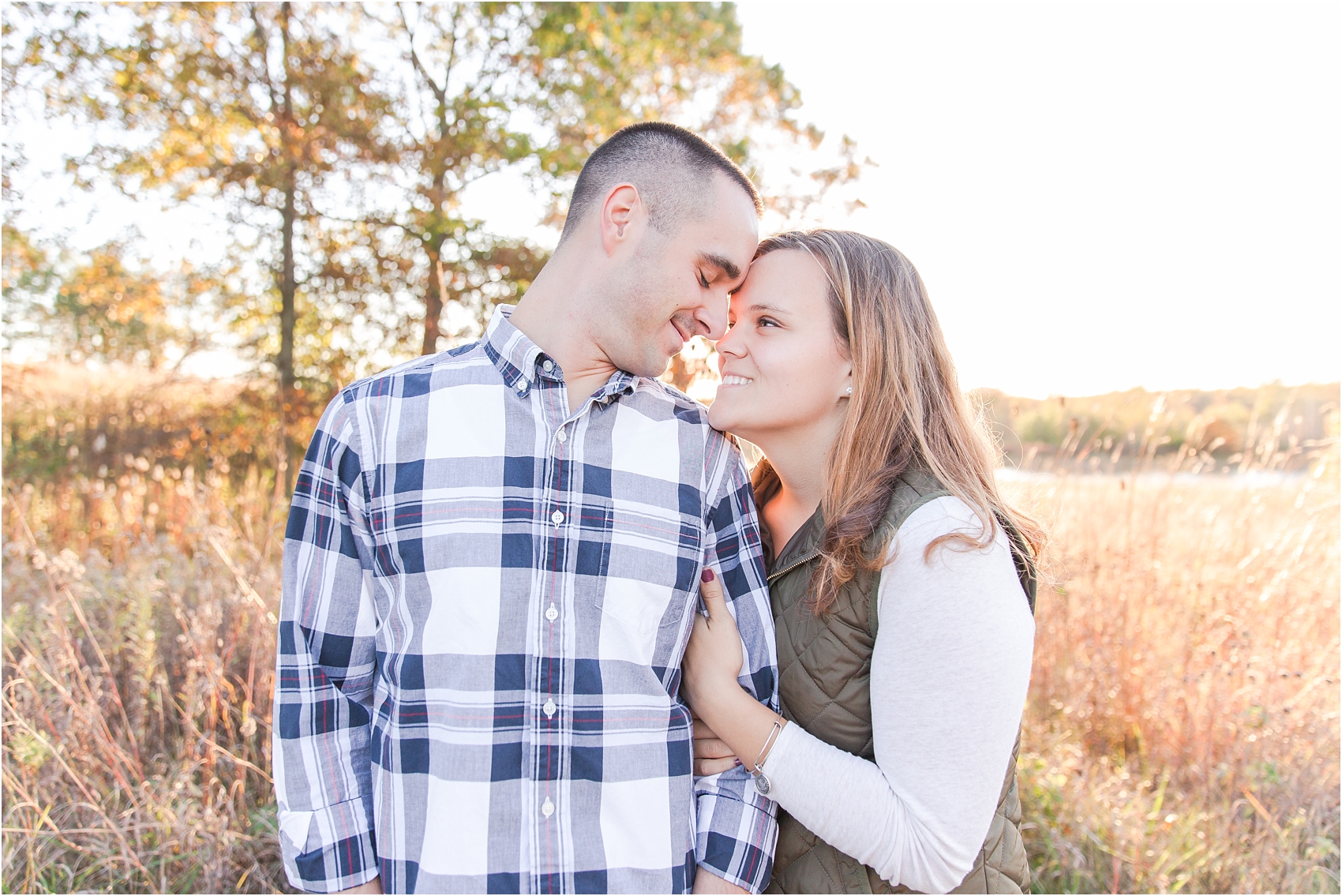 romantic-fall-engagement-photos-at-indian-springs-metropark-in-clarkston-mi-by-courtney-carolyn-photography_0025.jpg