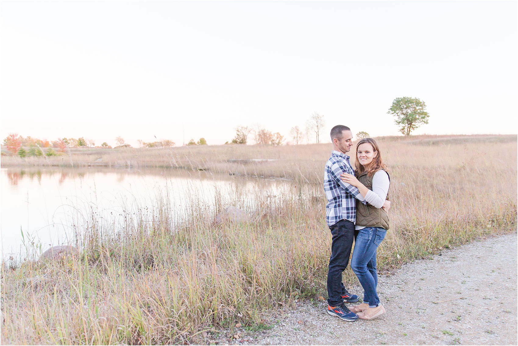 romantic-fall-engagement-photos-at-indian-springs-metropark-in-clarkston-mi-by-courtney-carolyn-photography_0026.jpg