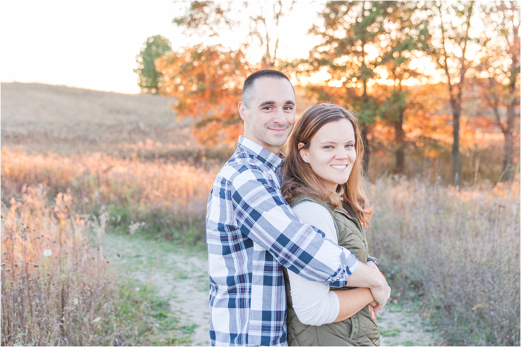 romantic-fall-engagement-photos-at-indian-springs-metropark-in-clarkston-mi-by-courtney-carolyn-photography_0028.jpg