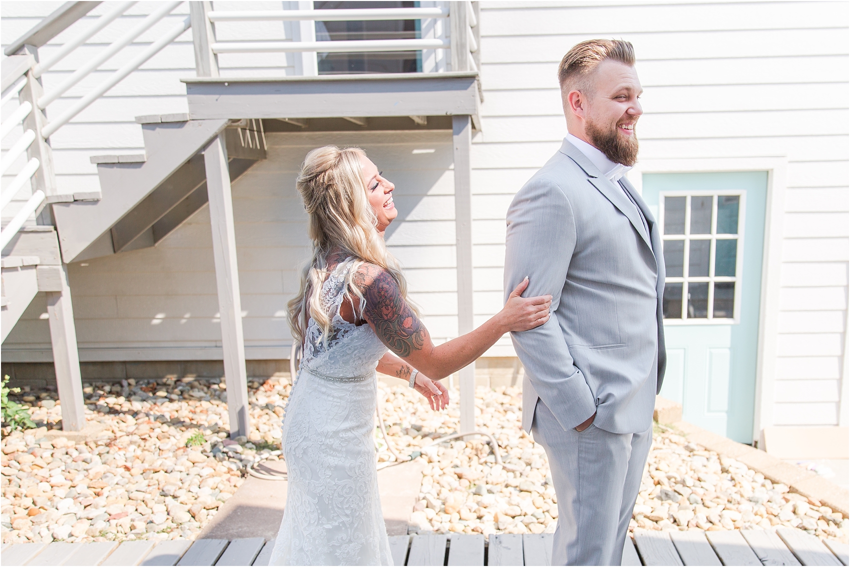 fun-whimsical-beach-wedding-photos-in-st-joseph-michigan-by-courtney-carolyn-photography_0020.jpg