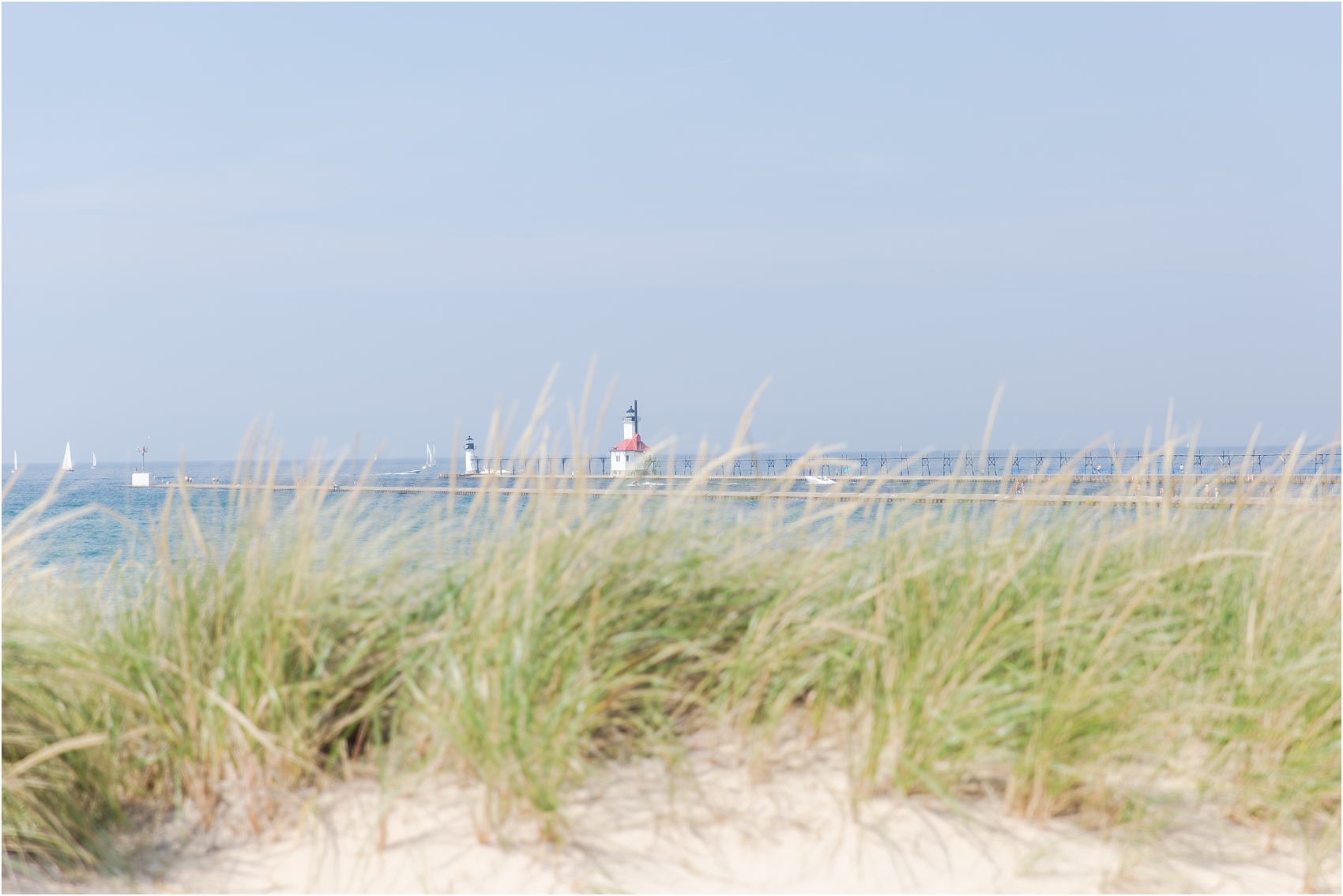 fun-whimsical-beach-wedding-photos-in-st-joseph-michigan-by-courtney-carolyn-photography_0025.jpg