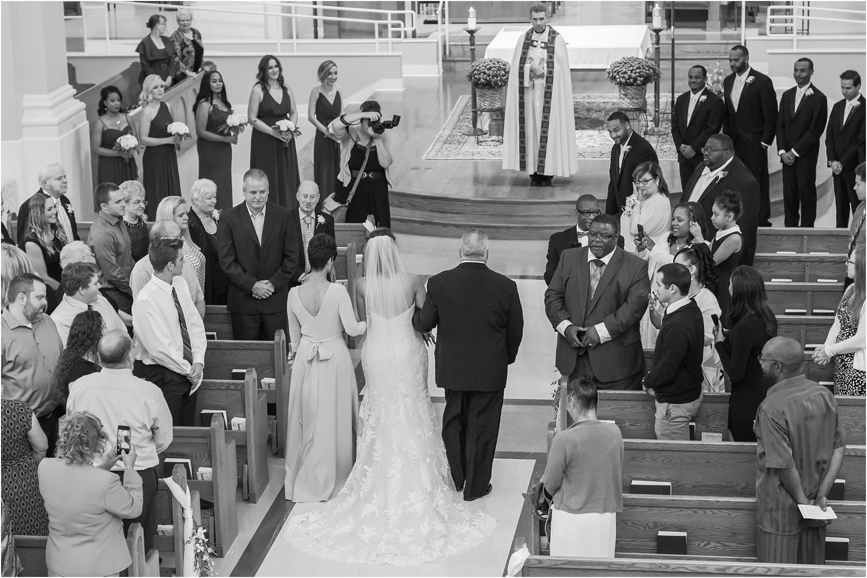 elegant-and-romantic-fall-wedding-photos-at-st-marys-catholic-church-in-monroe-michigan-by-courtney-carolyn-photography_0015.jpg