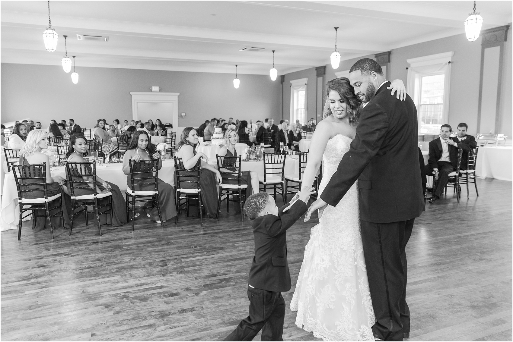 elegant-and-romantic-fall-wedding-photos-at-st-marys-catholic-church-in-monroe-michigan-by-courtney-carolyn-photography_0069.jpg