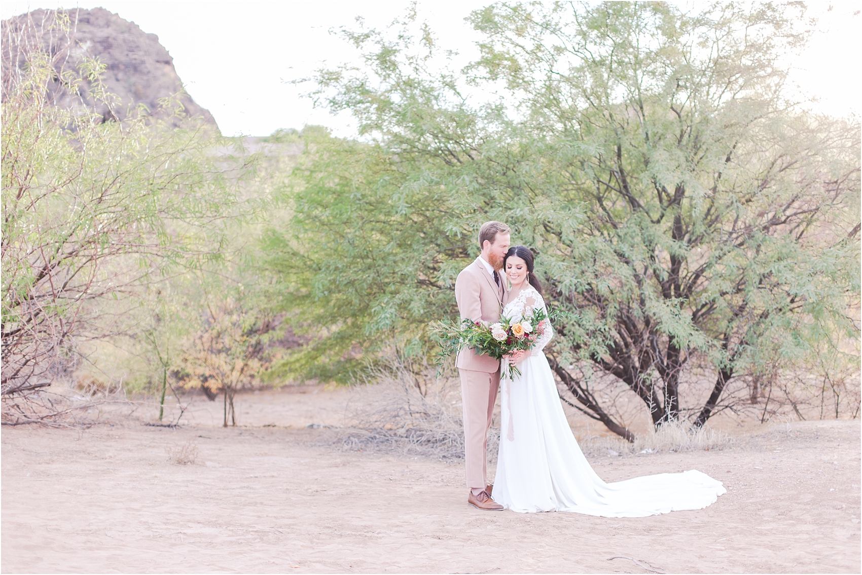 intimate-and-romantic-desert-wedding-photos-at-phoenix-marriott-tempe-at-the-buttes-in-tempe-arizona-by-courtney-carolyn-photography_0003.jpg