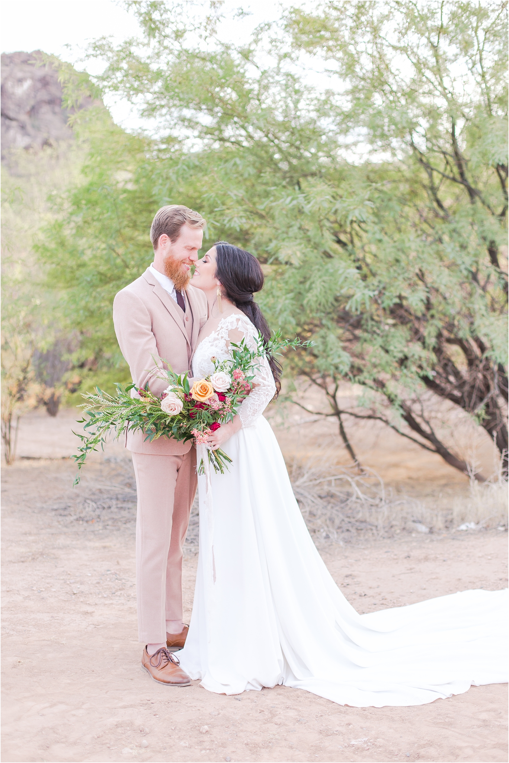 intimate-and-romantic-desert-wedding-photos-at-phoenix-marriott-tempe-at-the-buttes-in-tempe-arizona-by-courtney-carolyn-photography_0026.jpg