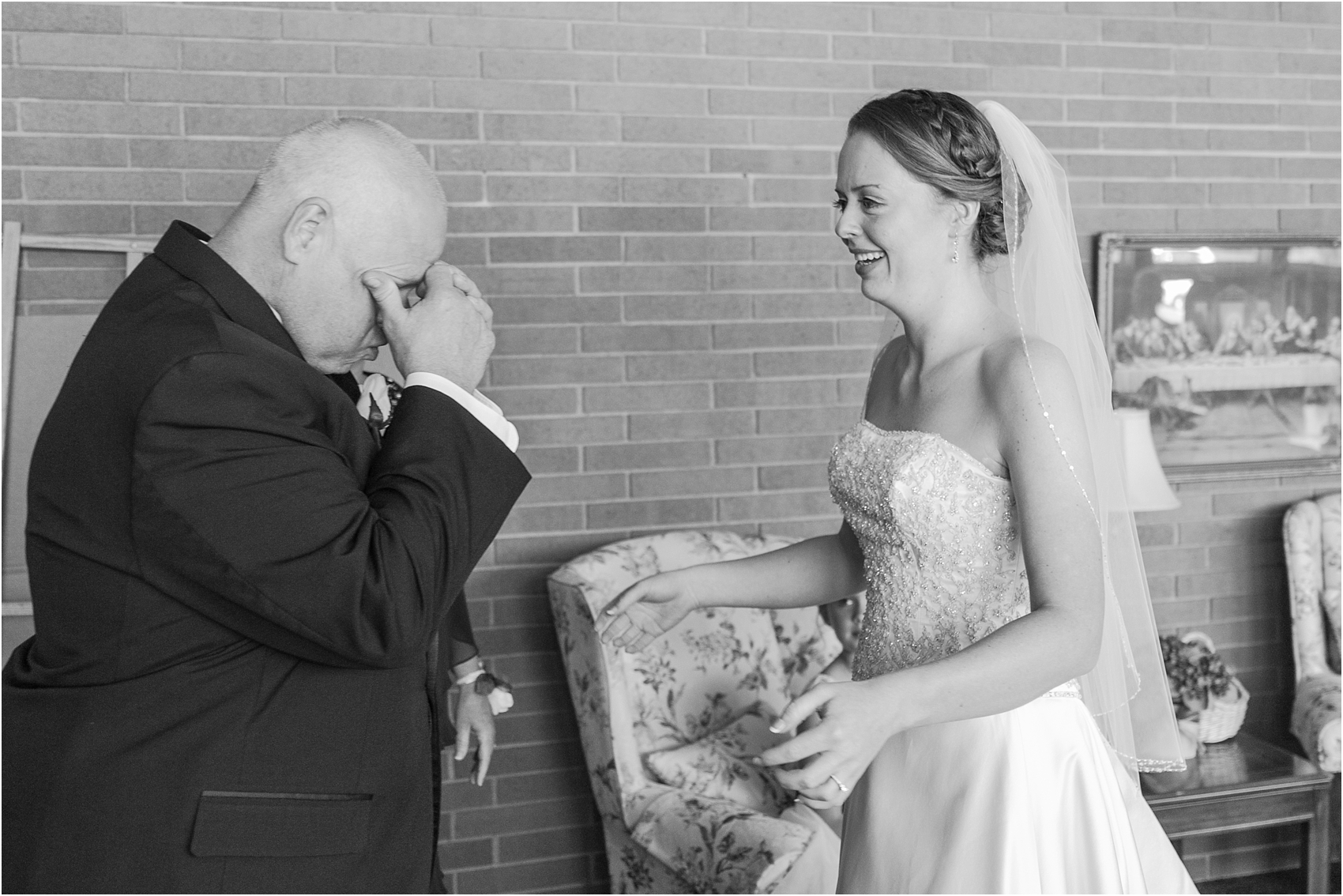 father-and-bride-share-emotional-first-look-on-wedding-day-photos-in-detroit-michigan-by-courtney-carolyn-photography_0081.jpg