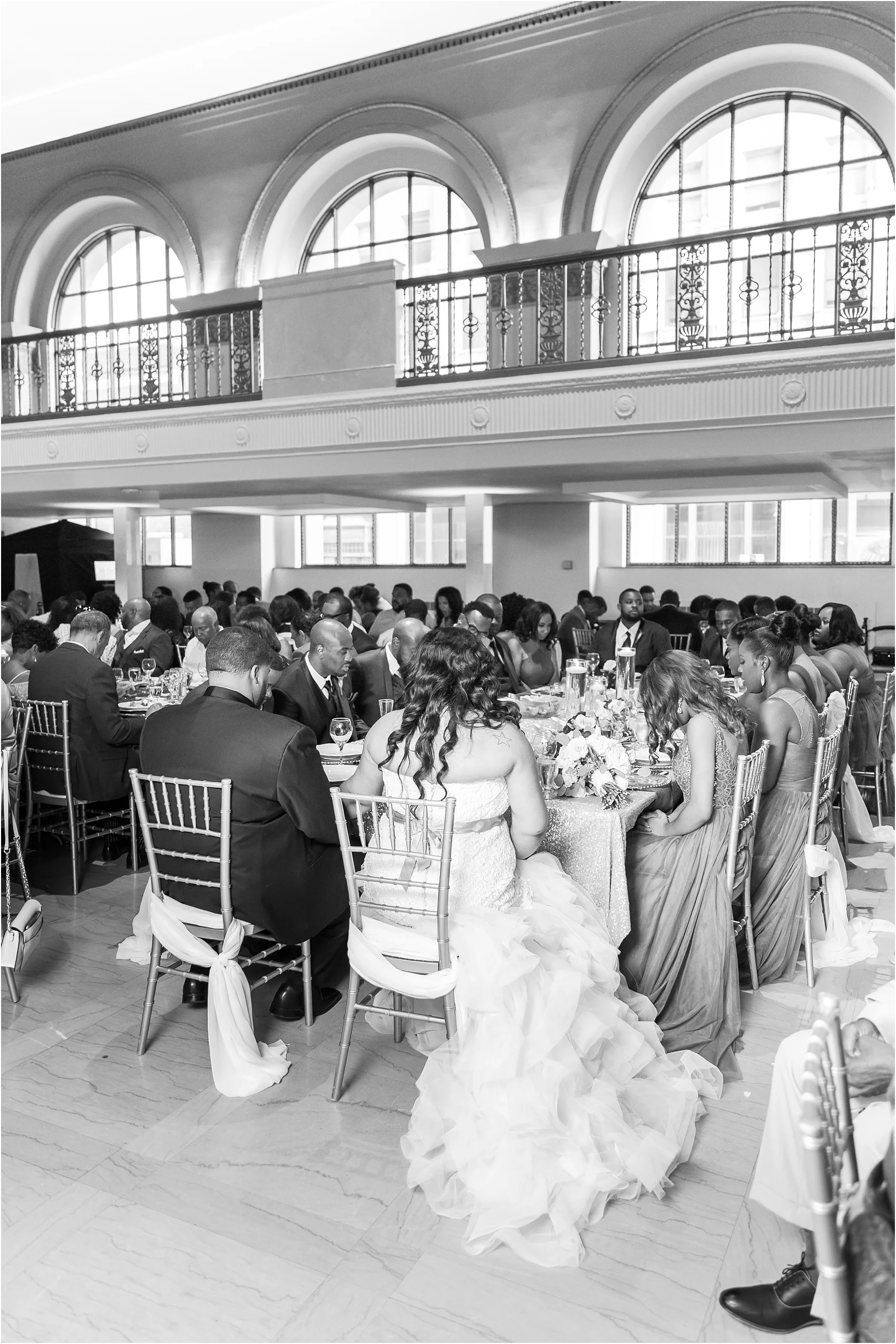 minimalist-and-modern-wedding-photos-at-30-north-saginaw-in-pontiac-michigan-by-courtney-carolyn-photography_0079.jpg