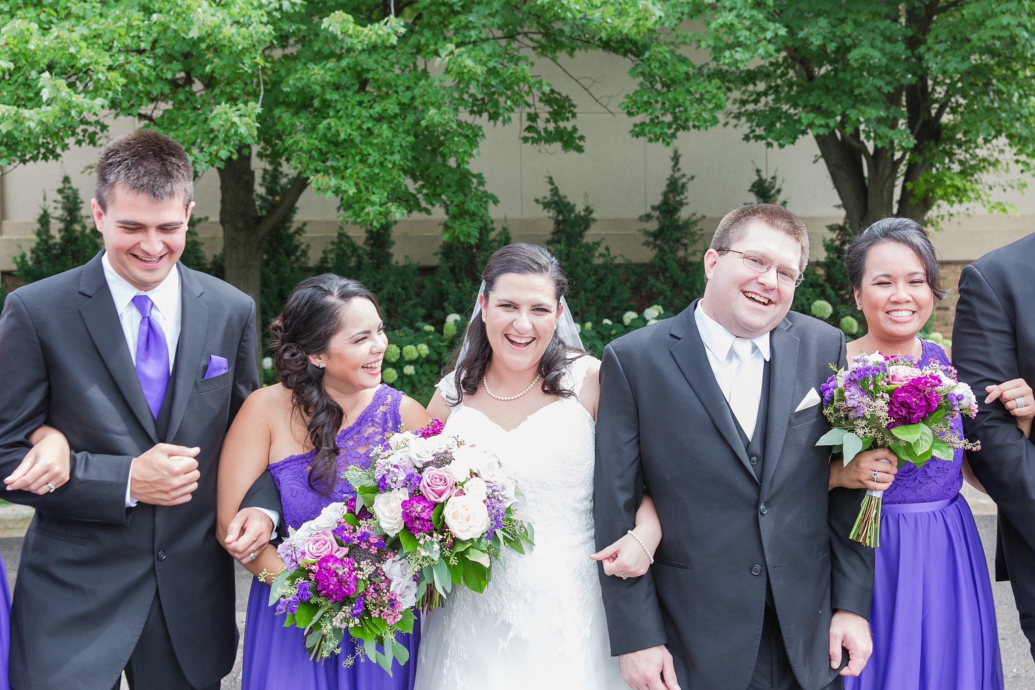 romantic-artful-candid-wedding-photos-in-detroit-lansing-ann-arbor-northern-michigan-and-chicago-by-courtney-carolyn-photography_0052.jpg