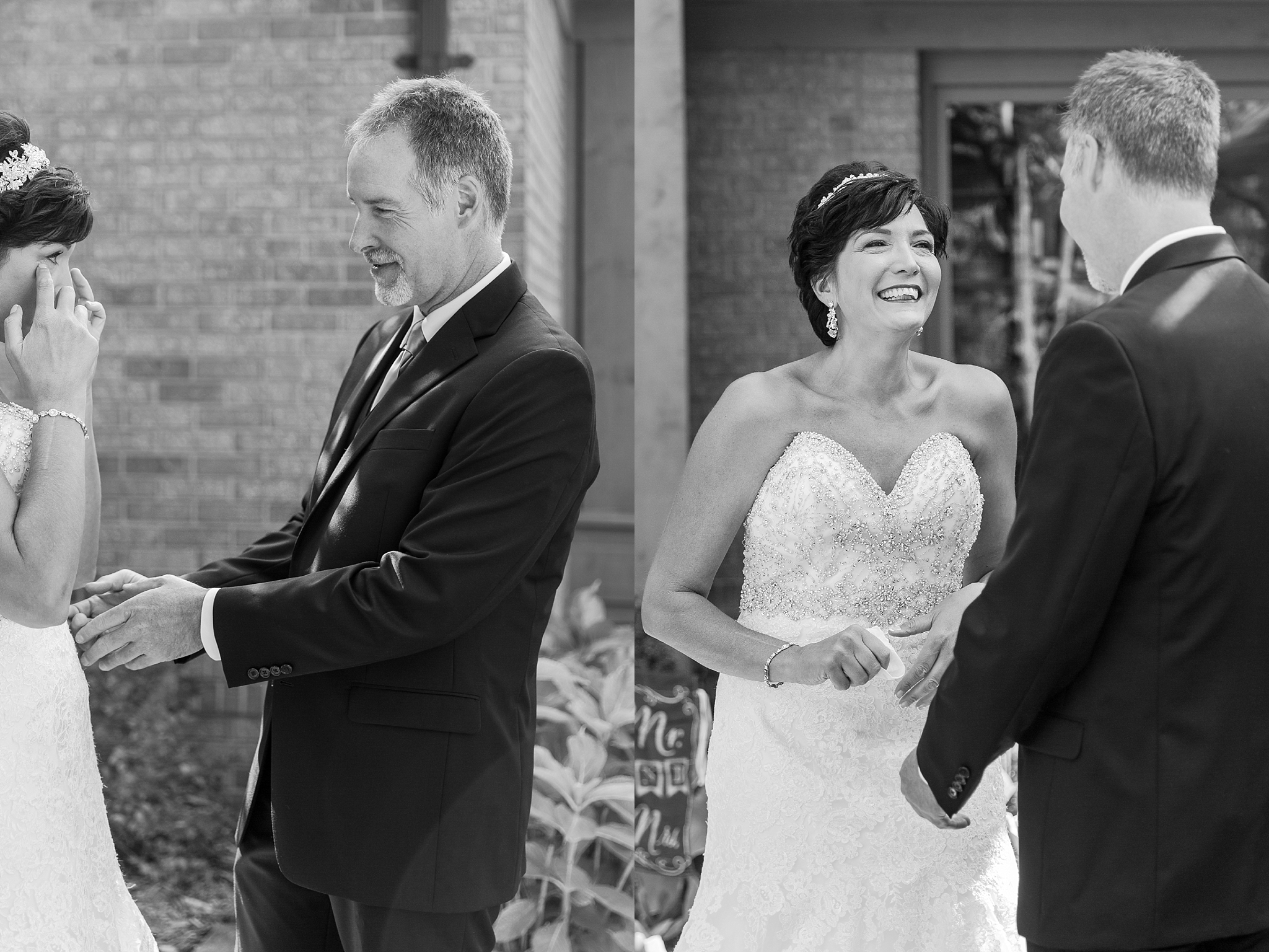 romantic-artful-candid-wedding-photos-in-detroit-lansing-ann-arbor-northern-michigan-and-chicago-by-courtney-carolyn-photography_0080.jpg