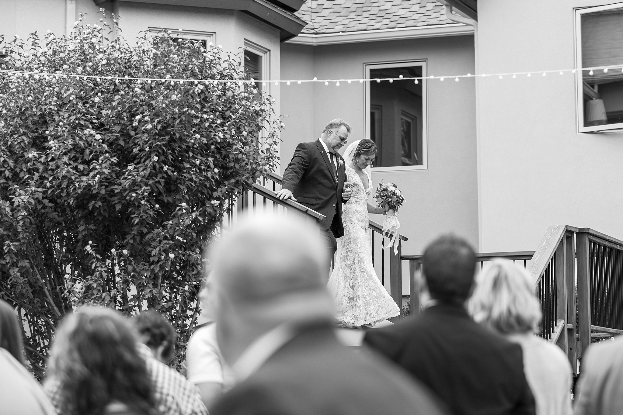 romantic-artful-candid-wedding-photos-in-detroit-lansing-ann-arbor-northern-michigan-and-chicago-by-courtney-carolyn-photography_0083.jpg