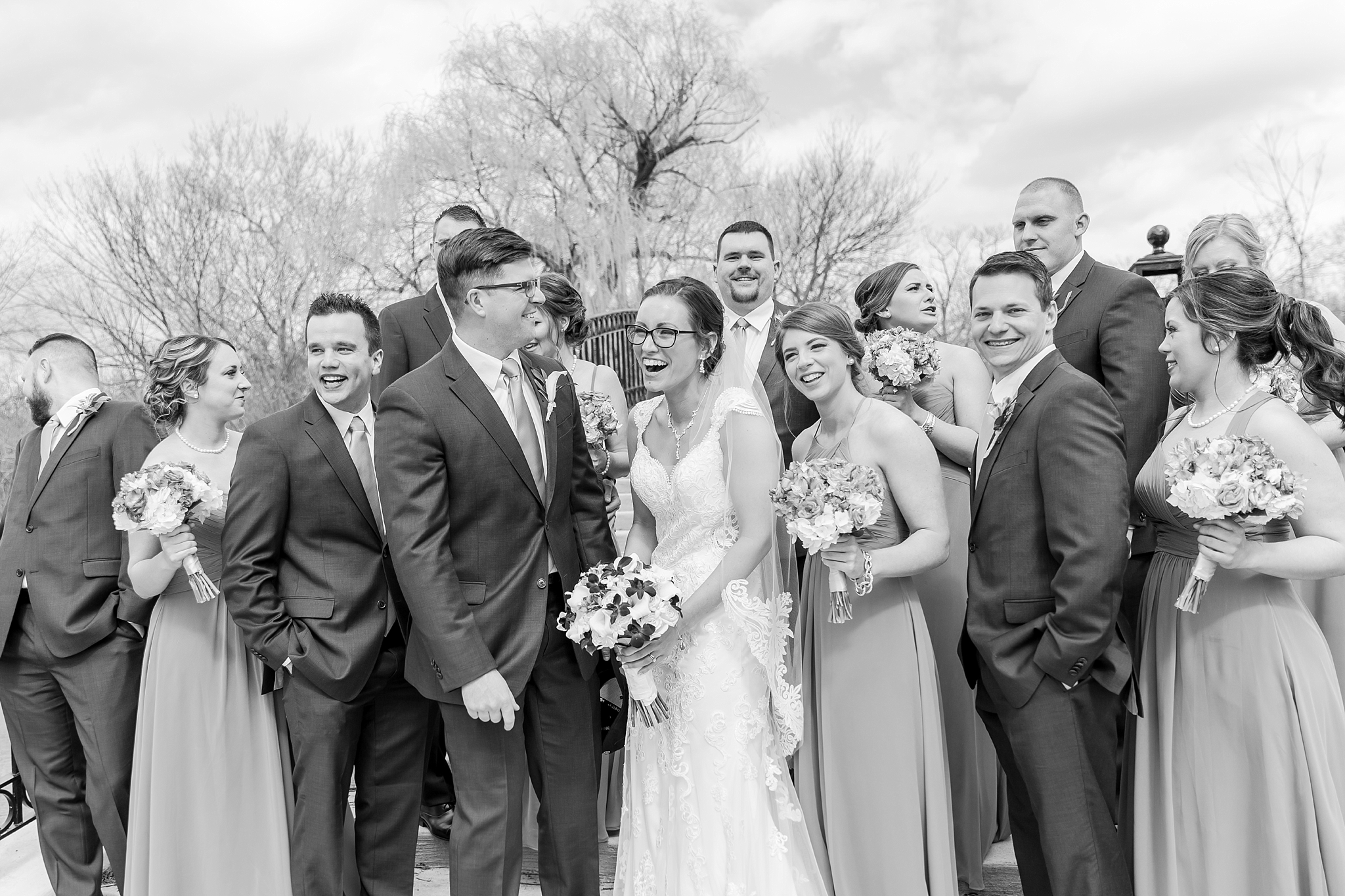 classic-timeless-candid-wedding-photos-in-grosse-ile-and-trenton-michigan-by-courtney-carolyn-photography_0039.jpg