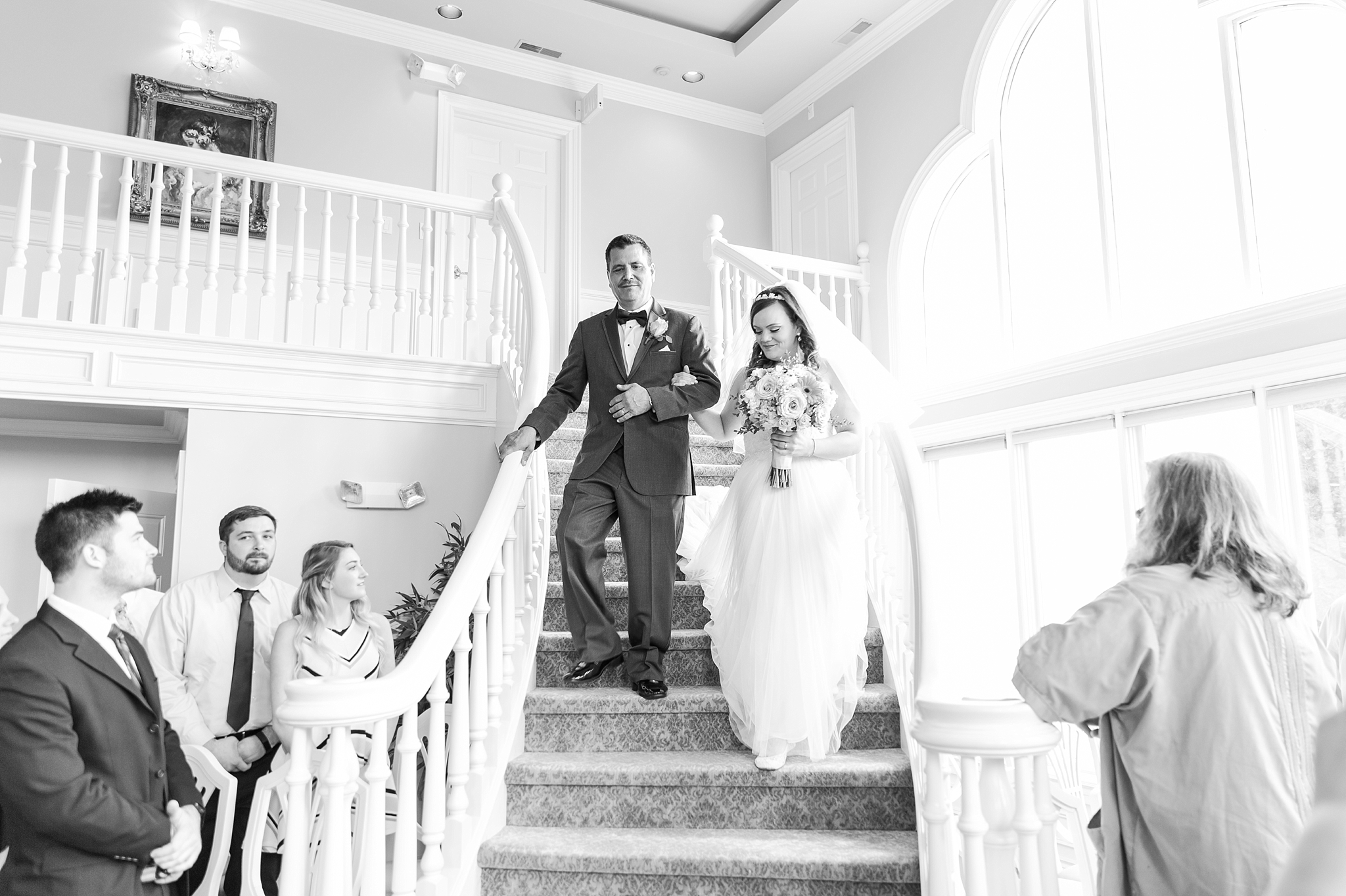 romantic-artful-candid-wedding-photos-in-st-clair-shores-at-the-white-house-wedding-chapel-by-courtney-carolyn-photography_0026.jpg